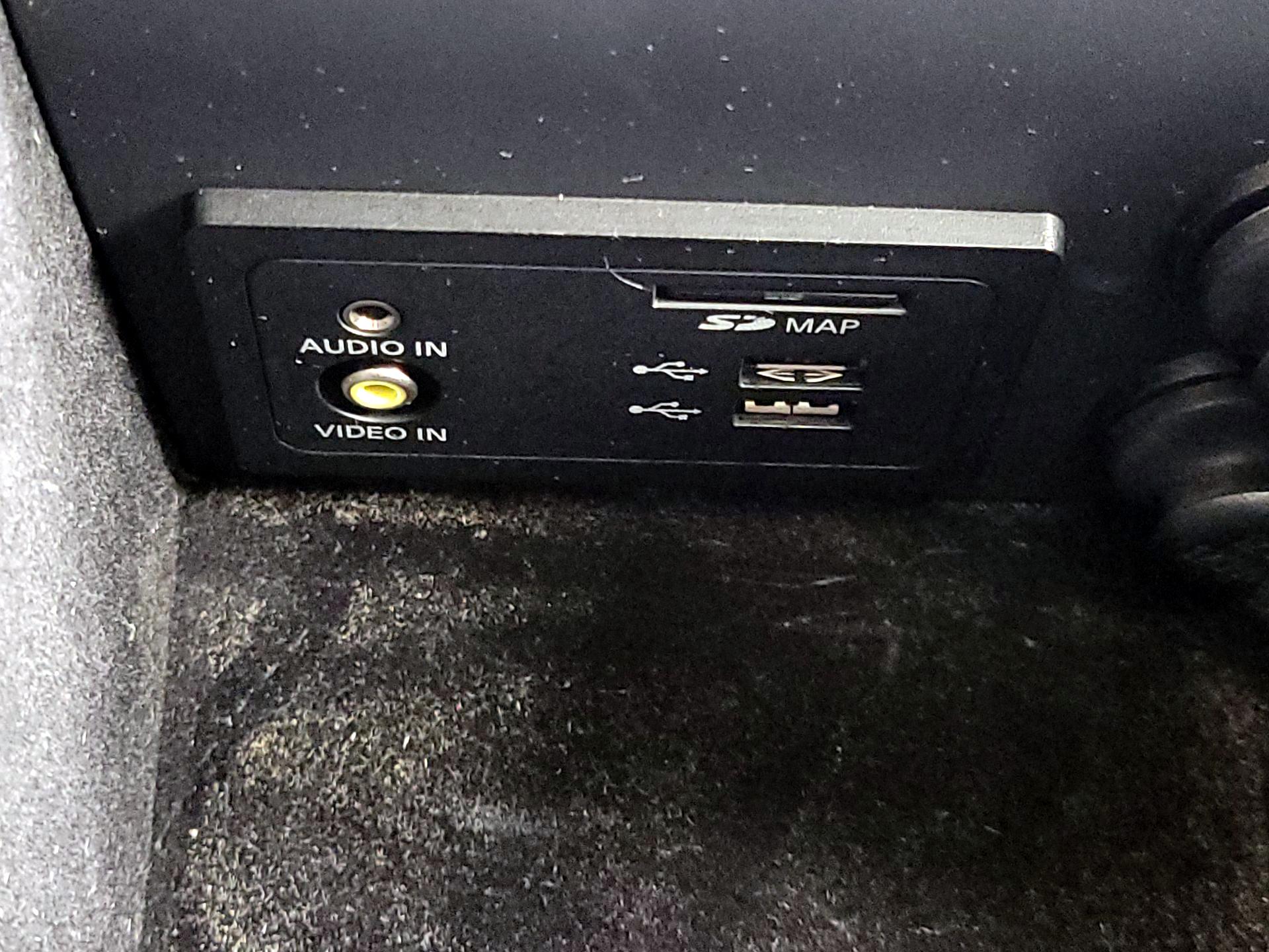 Thumbnail: 2014 INFINITI Q50 - 19