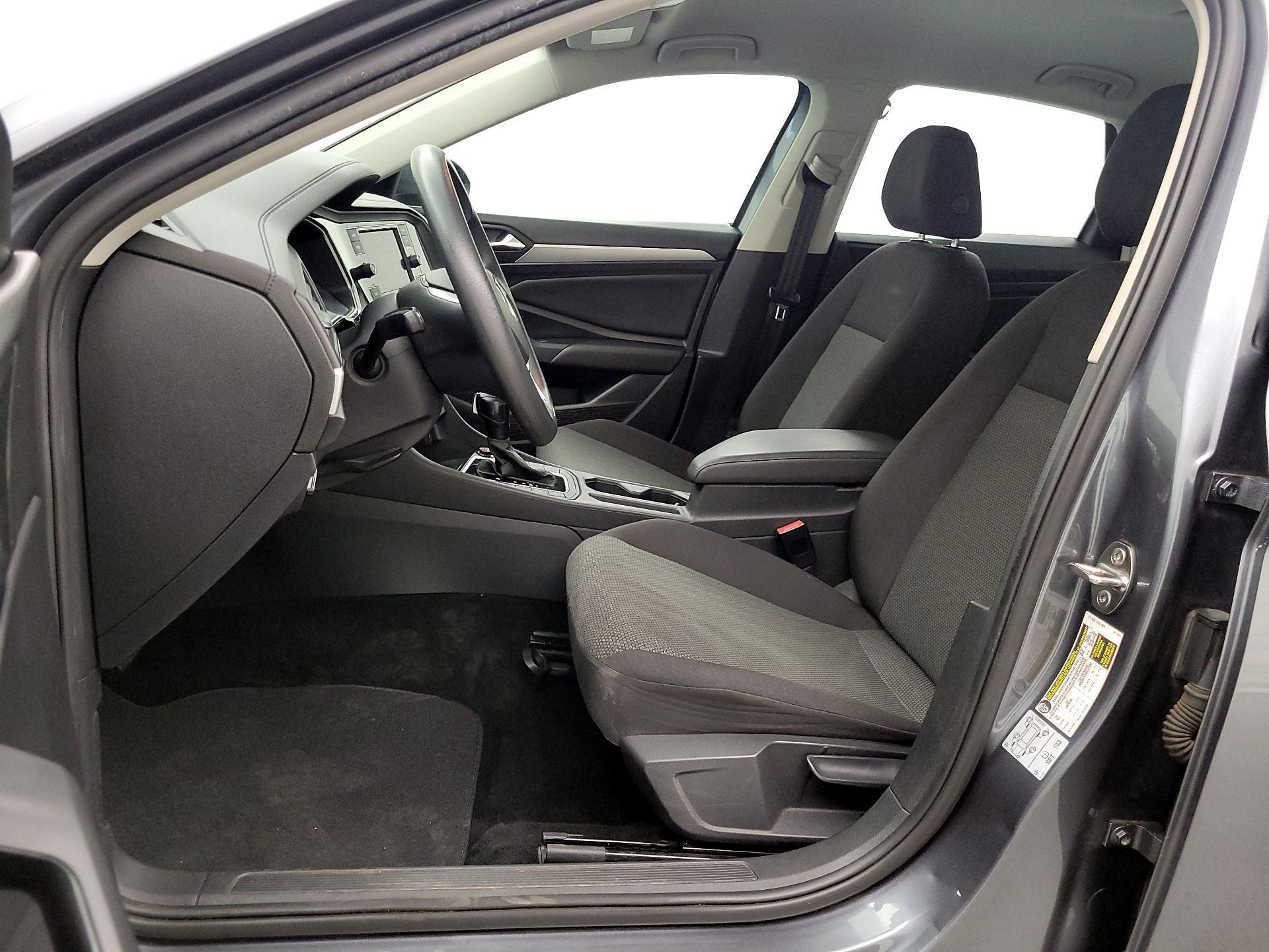 Thumbnail: 2019 Volkswagen Jetta - 11