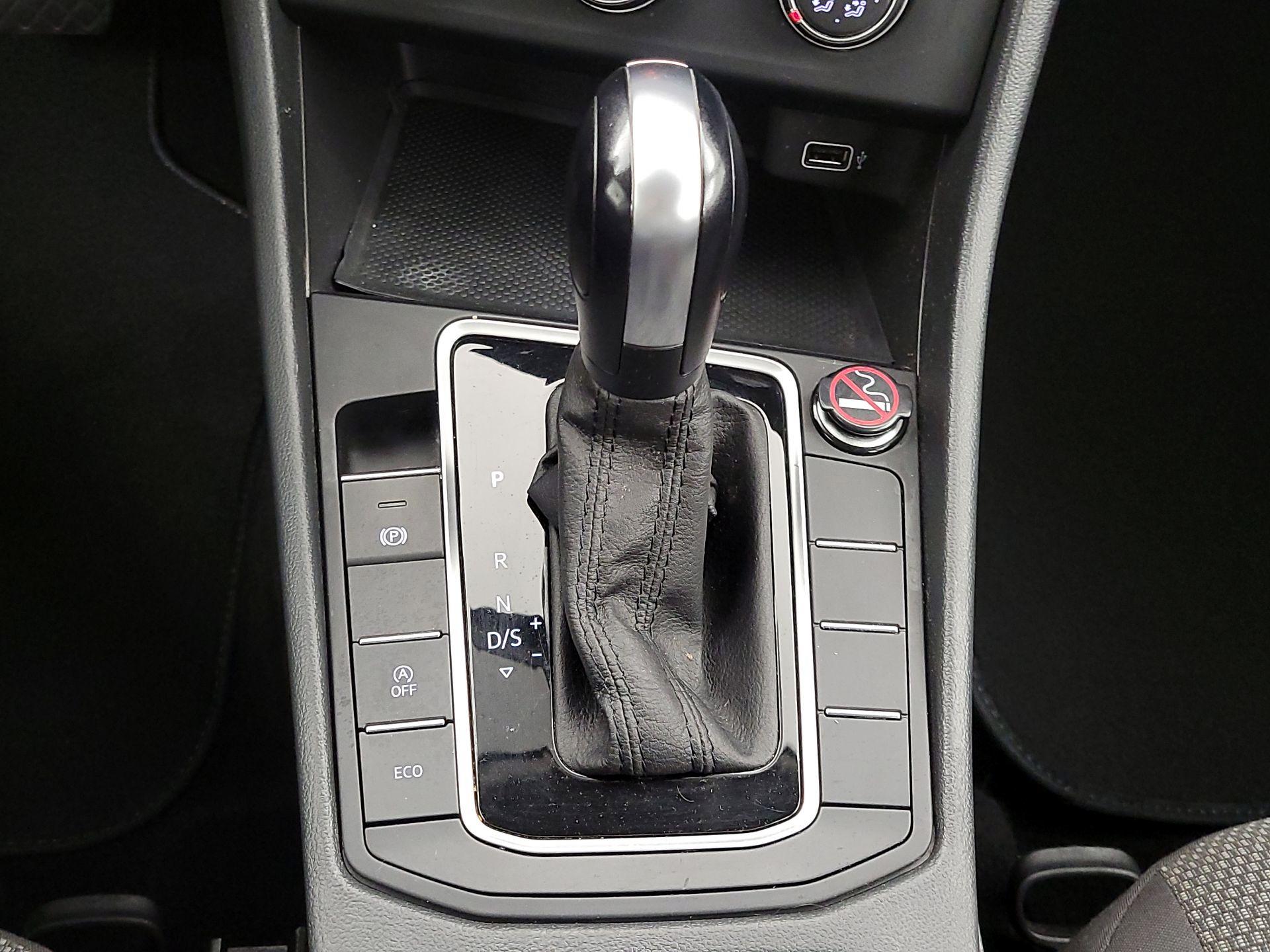 Thumbnail: 2019 Volkswagen Jetta - 17