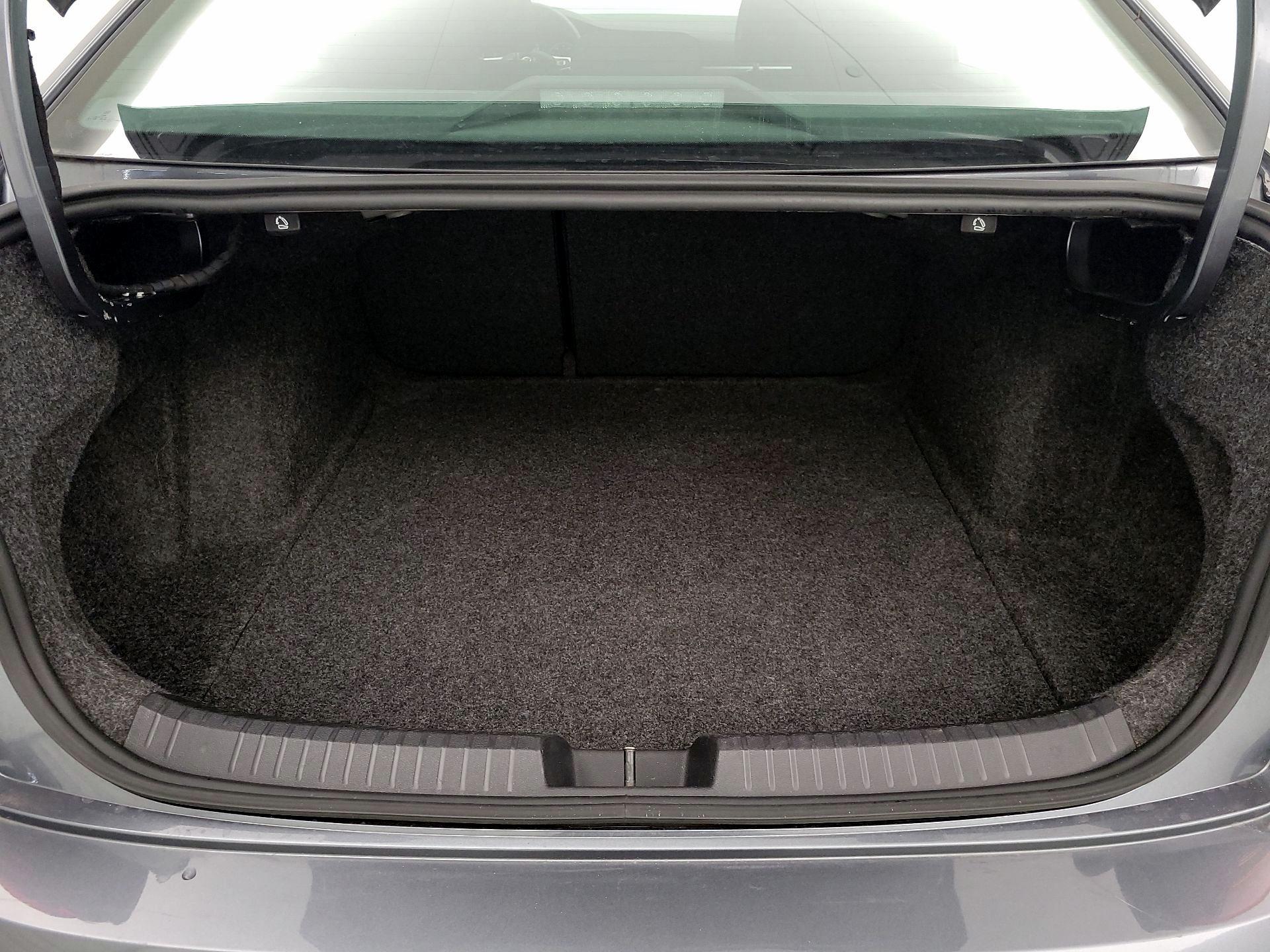 Thumbnail: 2019 Volkswagen Jetta - 20