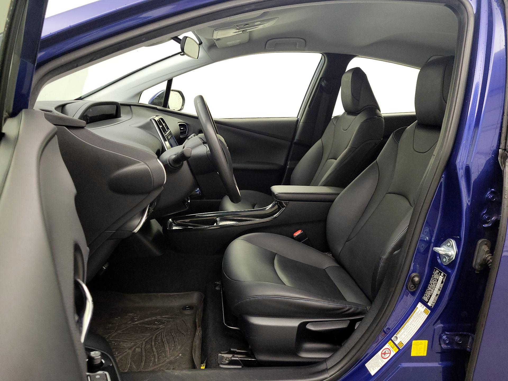 Thumbnail: 2016 Toyota Prius - 11