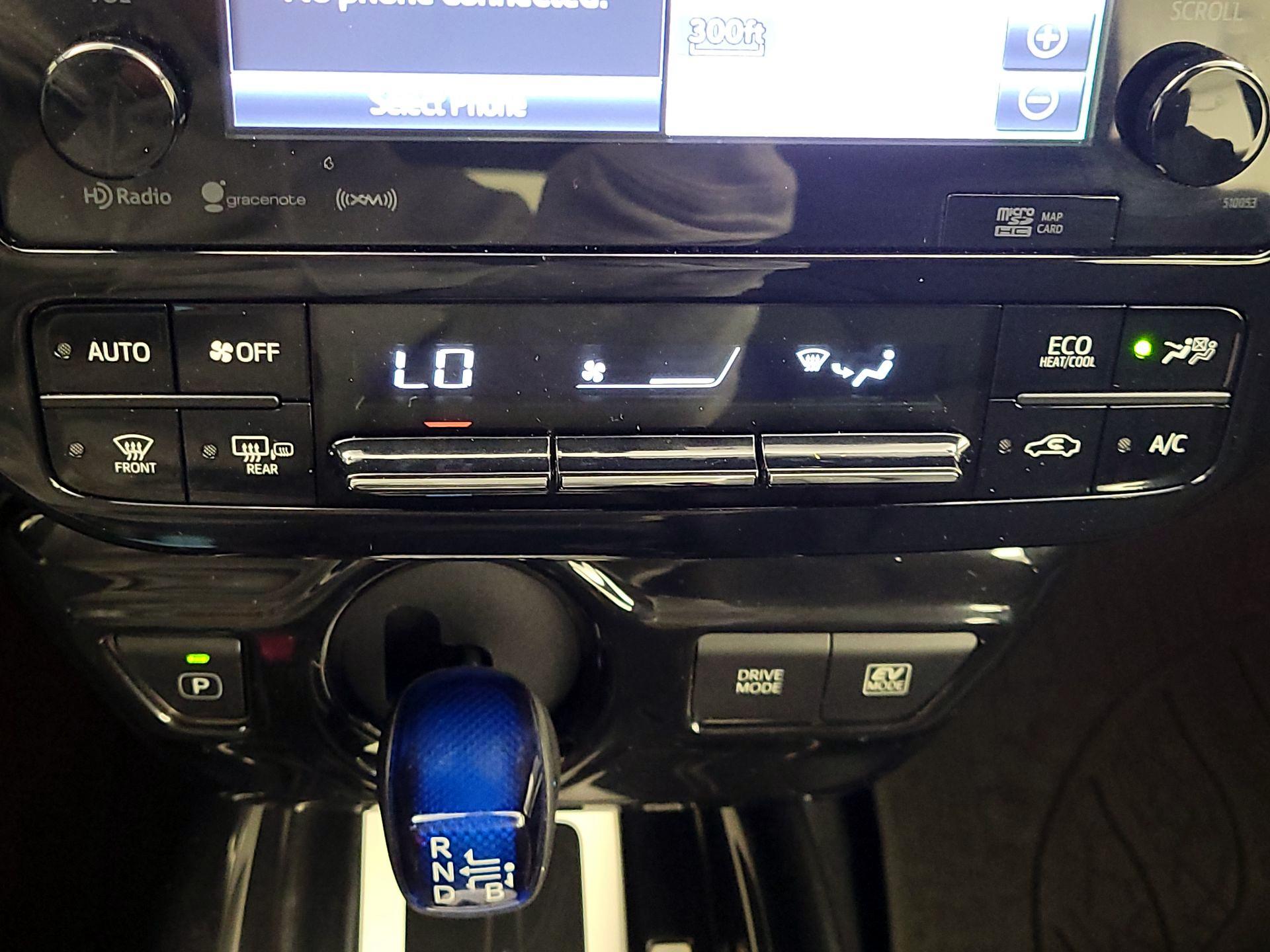 Thumbnail: 2016 Toyota Prius - 17