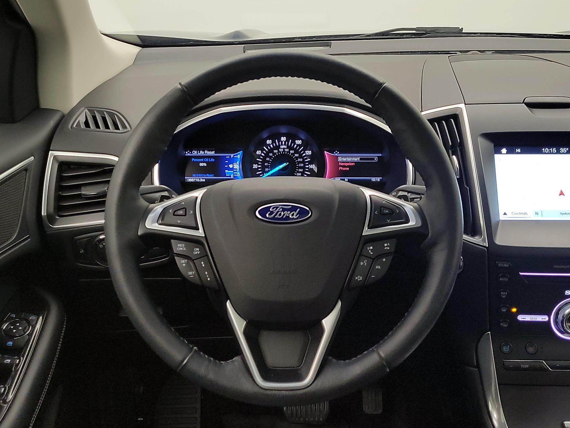 Thumbnail: 2017 Ford Edge - 10