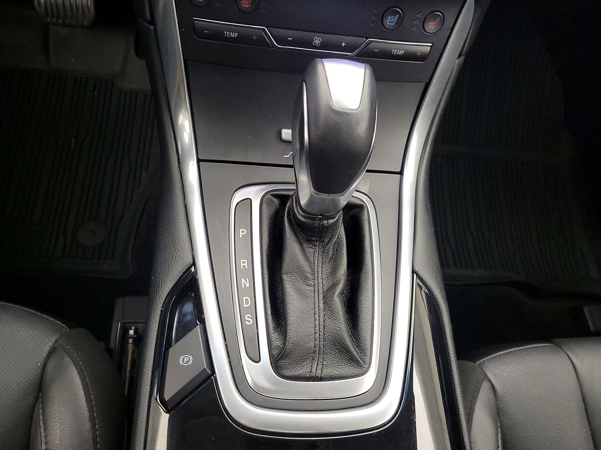 Thumbnail: 2017 Ford Edge - 18