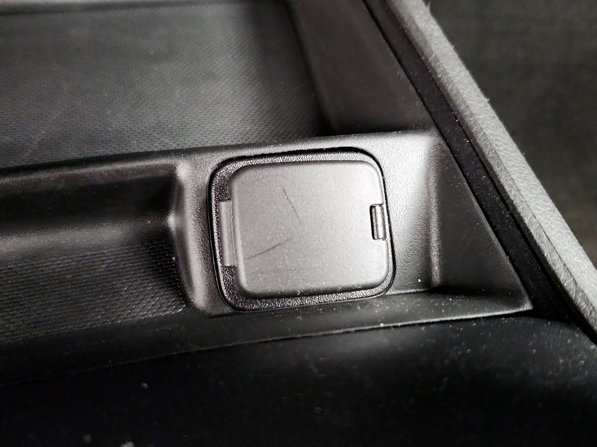 Thumbnail: 2014 Ford Fusion - 17