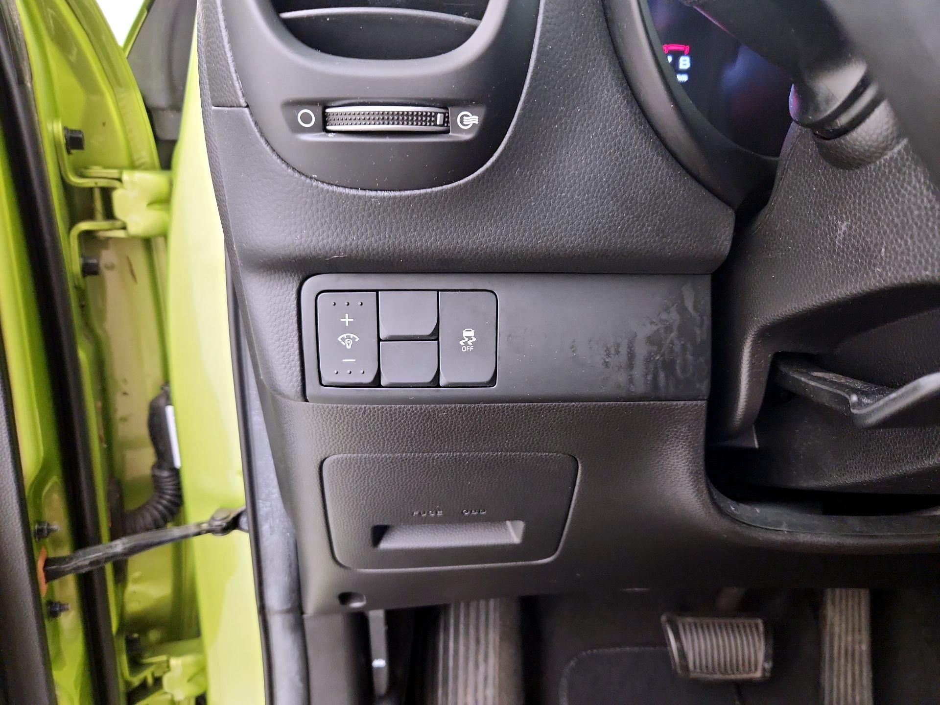 Thumbnail: 2015 Kia Soul - 13