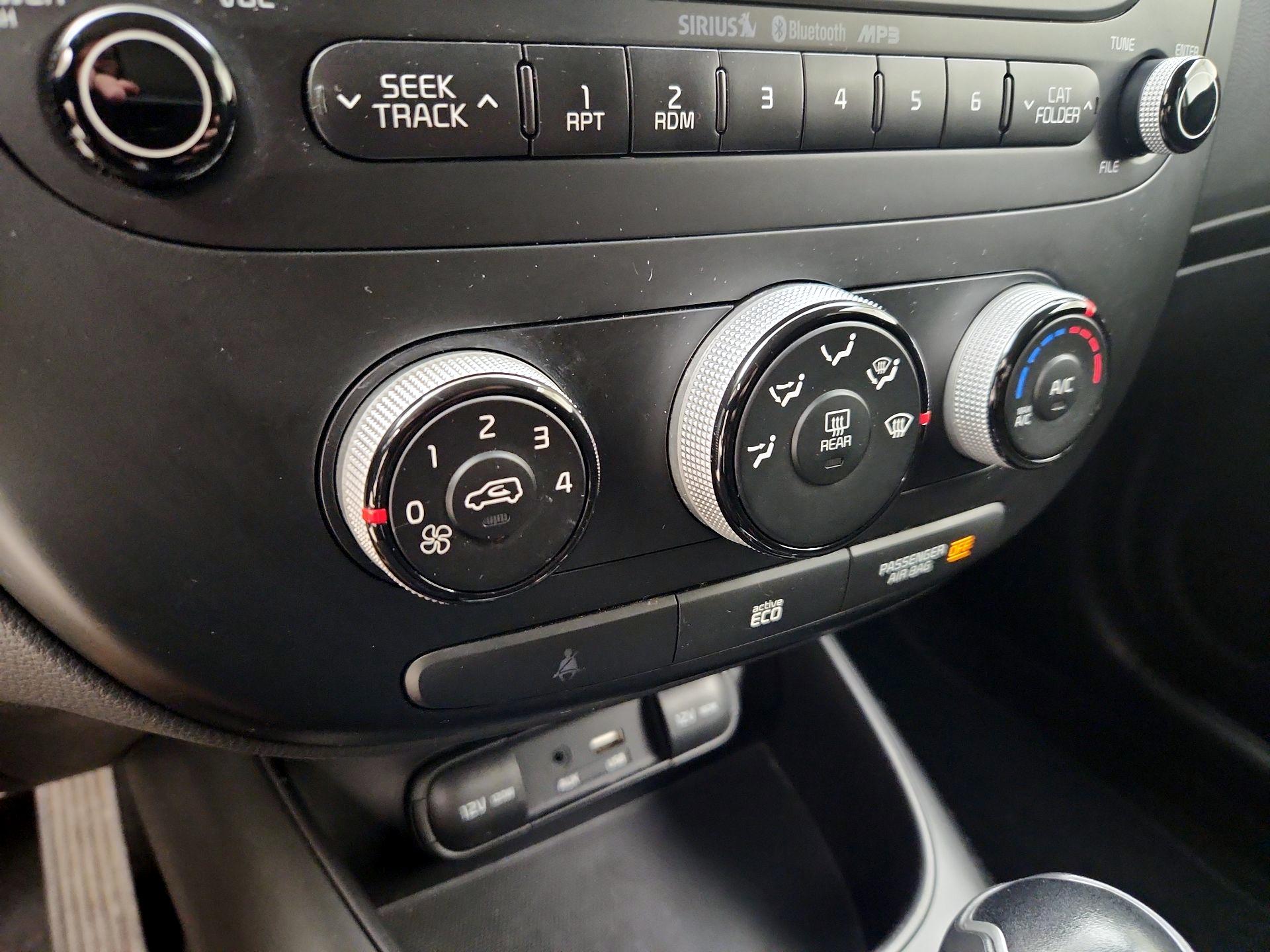 Thumbnail: 2015 Kia Soul - 15