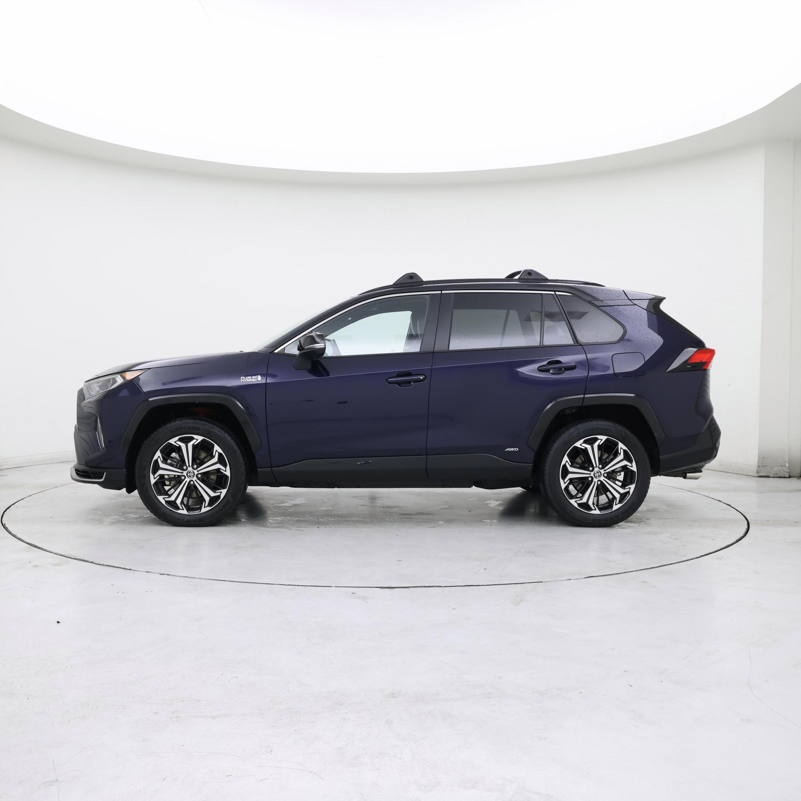 Thumbnail: 2021 Toyota RAV4 - 3