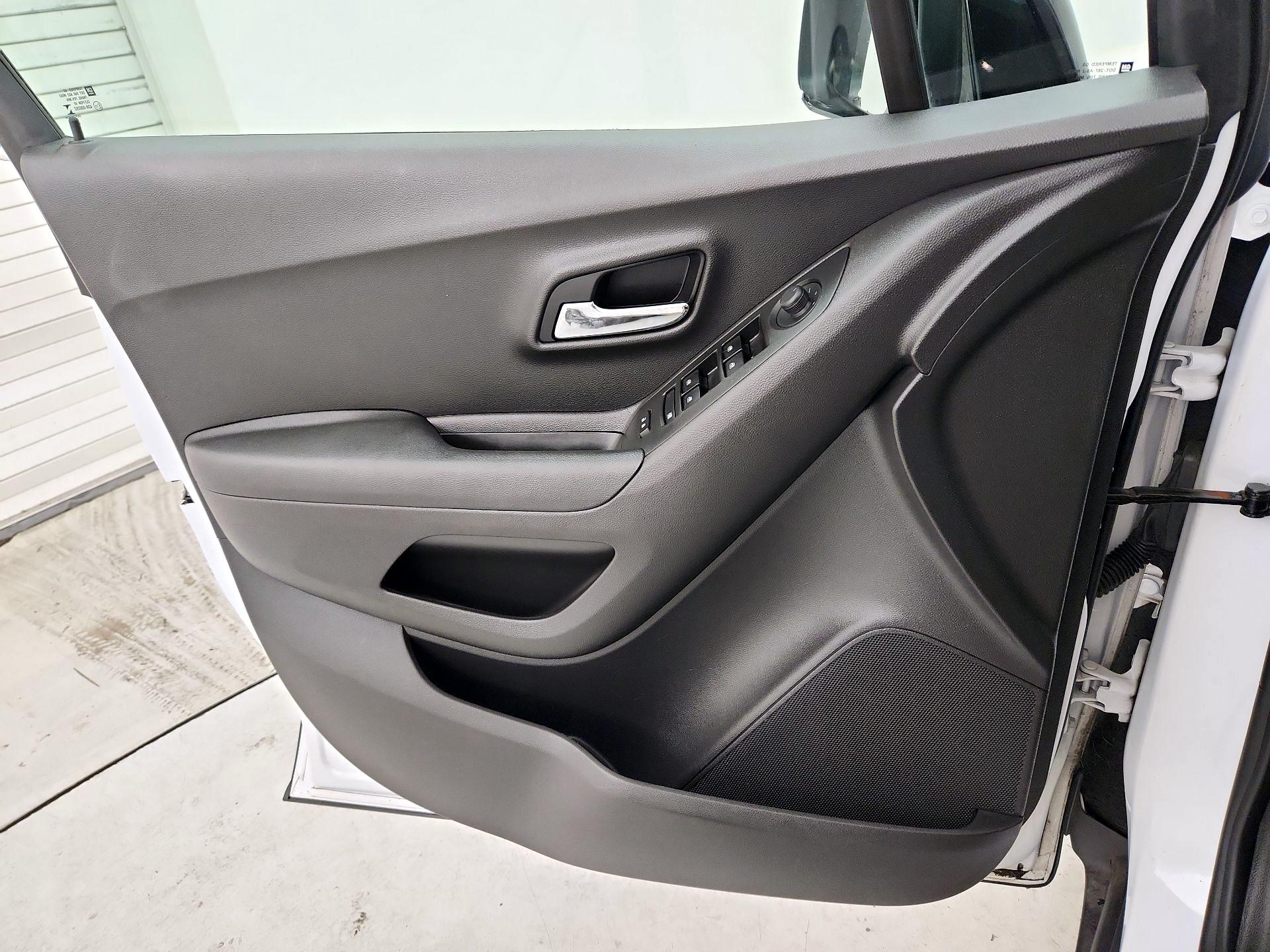 Thumbnail: 2020 Chevrolet Trax - 12