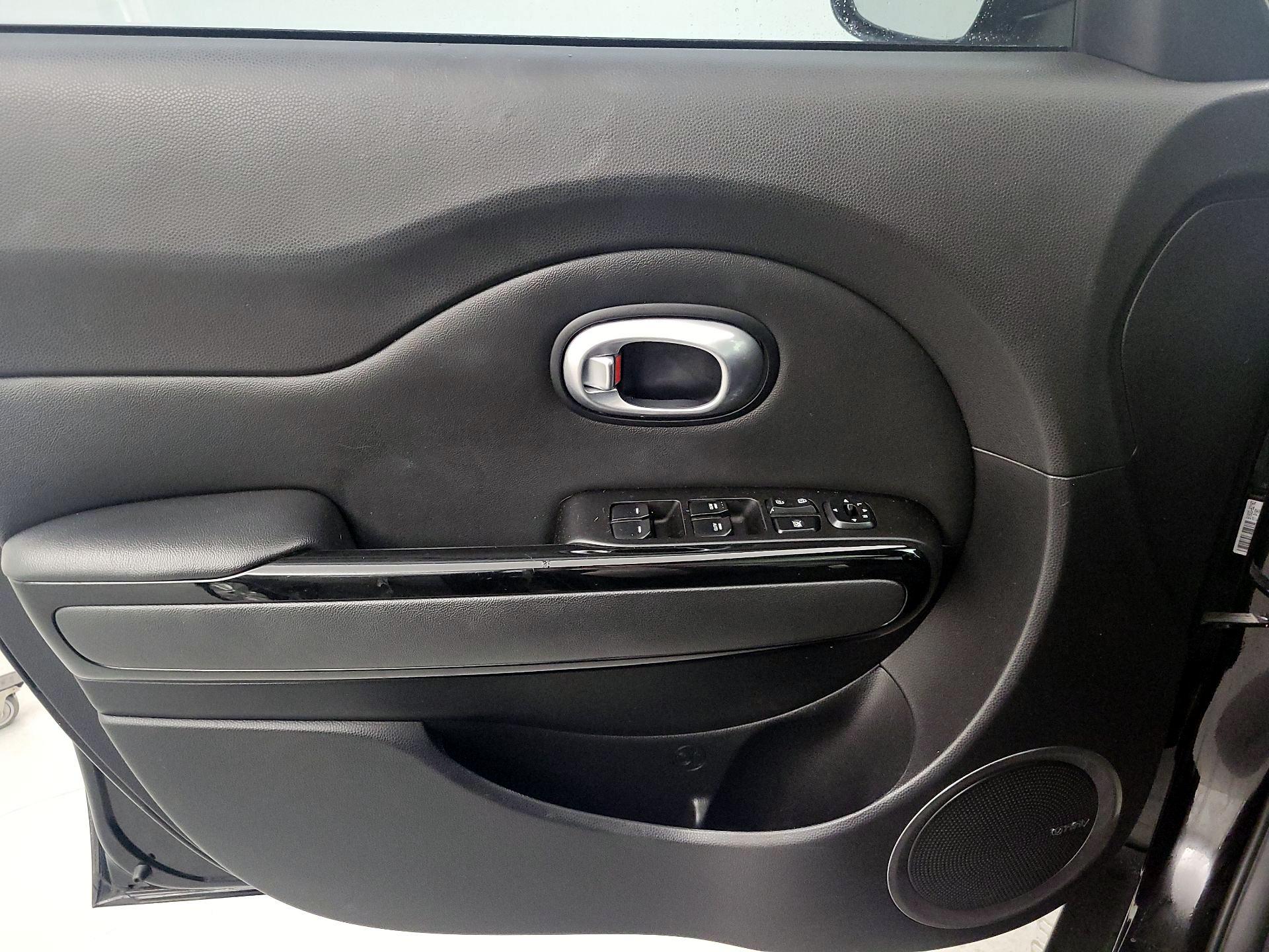 Thumbnail: 2015 Kia Soul - 12