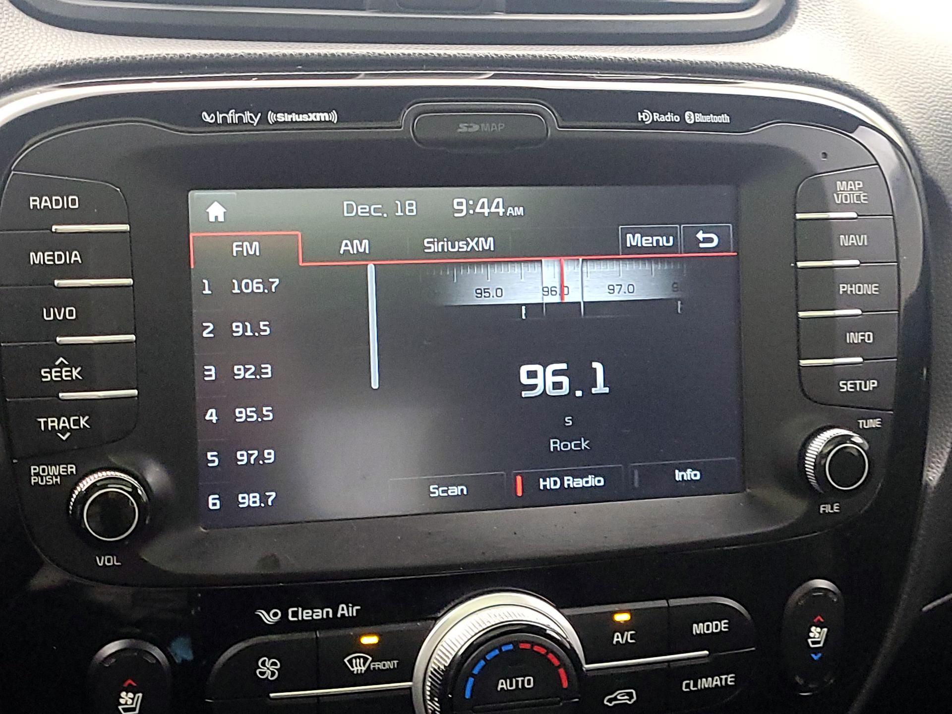 Thumbnail: 2015 Kia Soul - 16