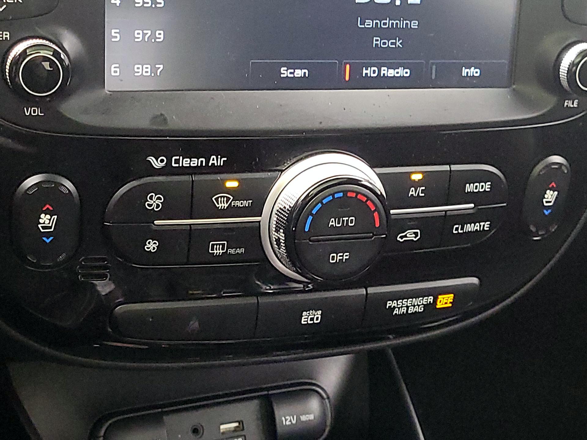 Thumbnail: 2015 Kia Soul - 17