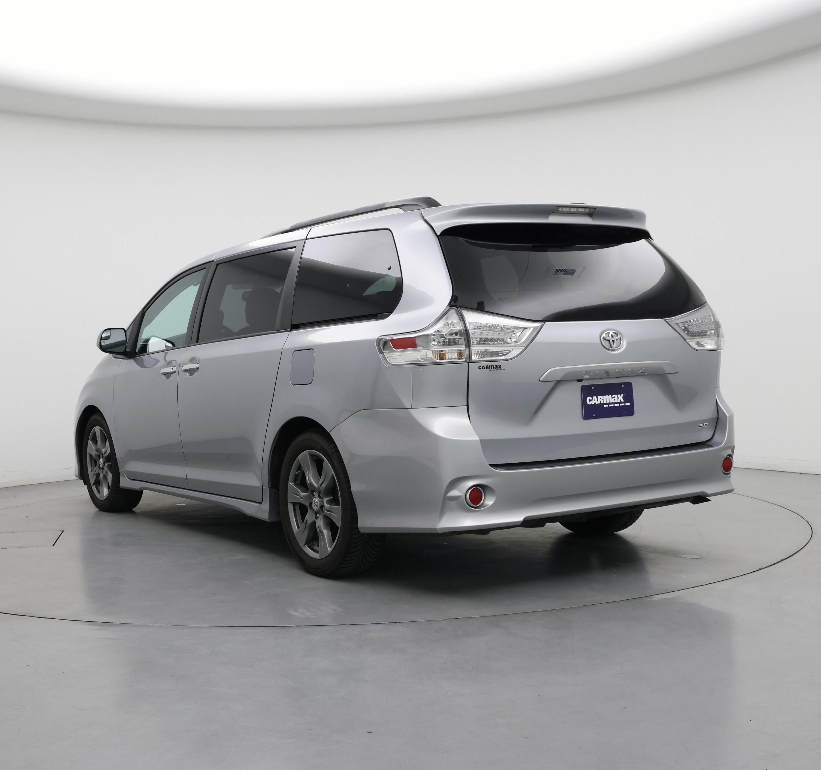 Thumbnail: 2017 Toyota Sienna - 2