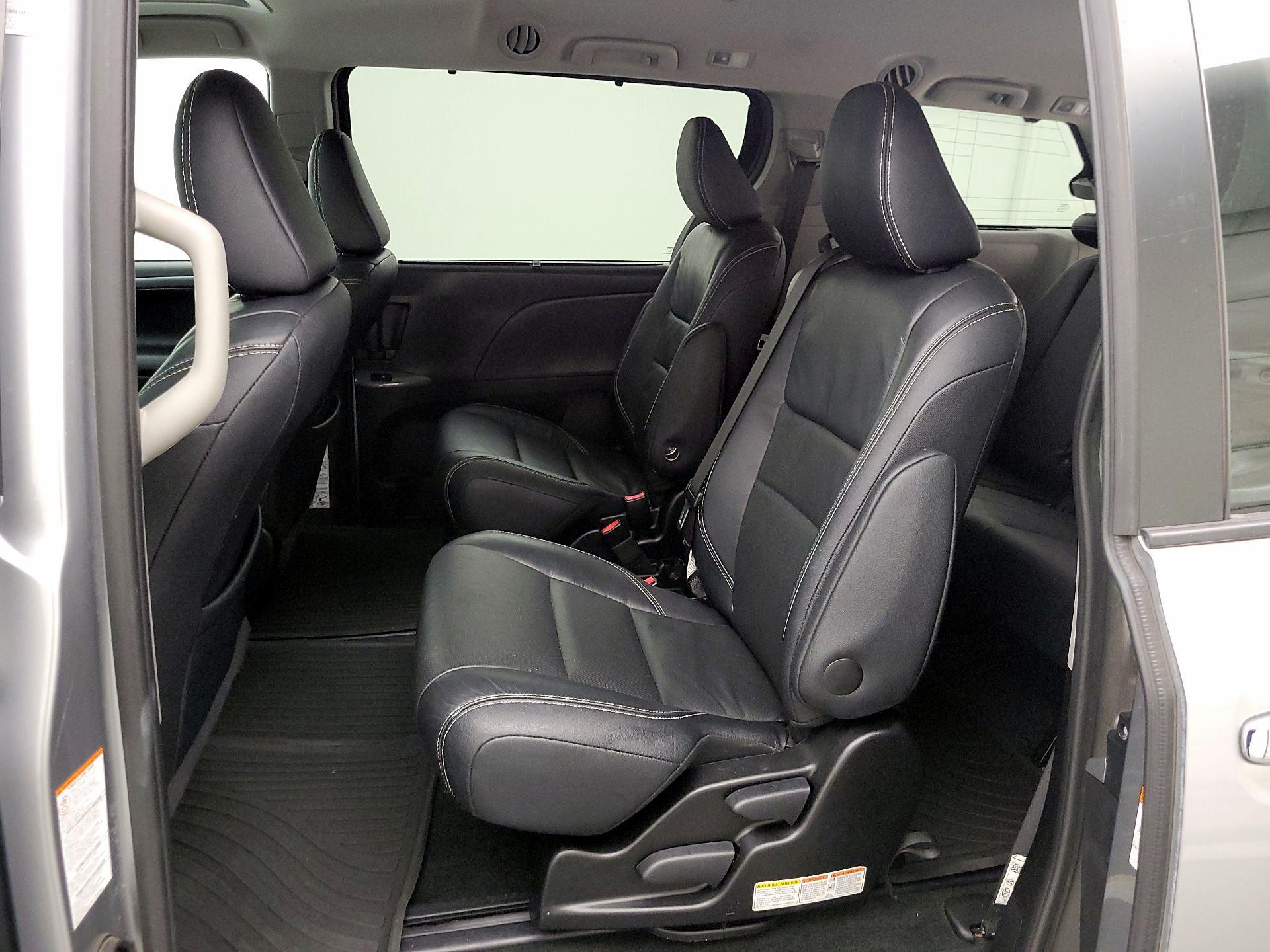 Thumbnail: 2017 Toyota Sienna - 20