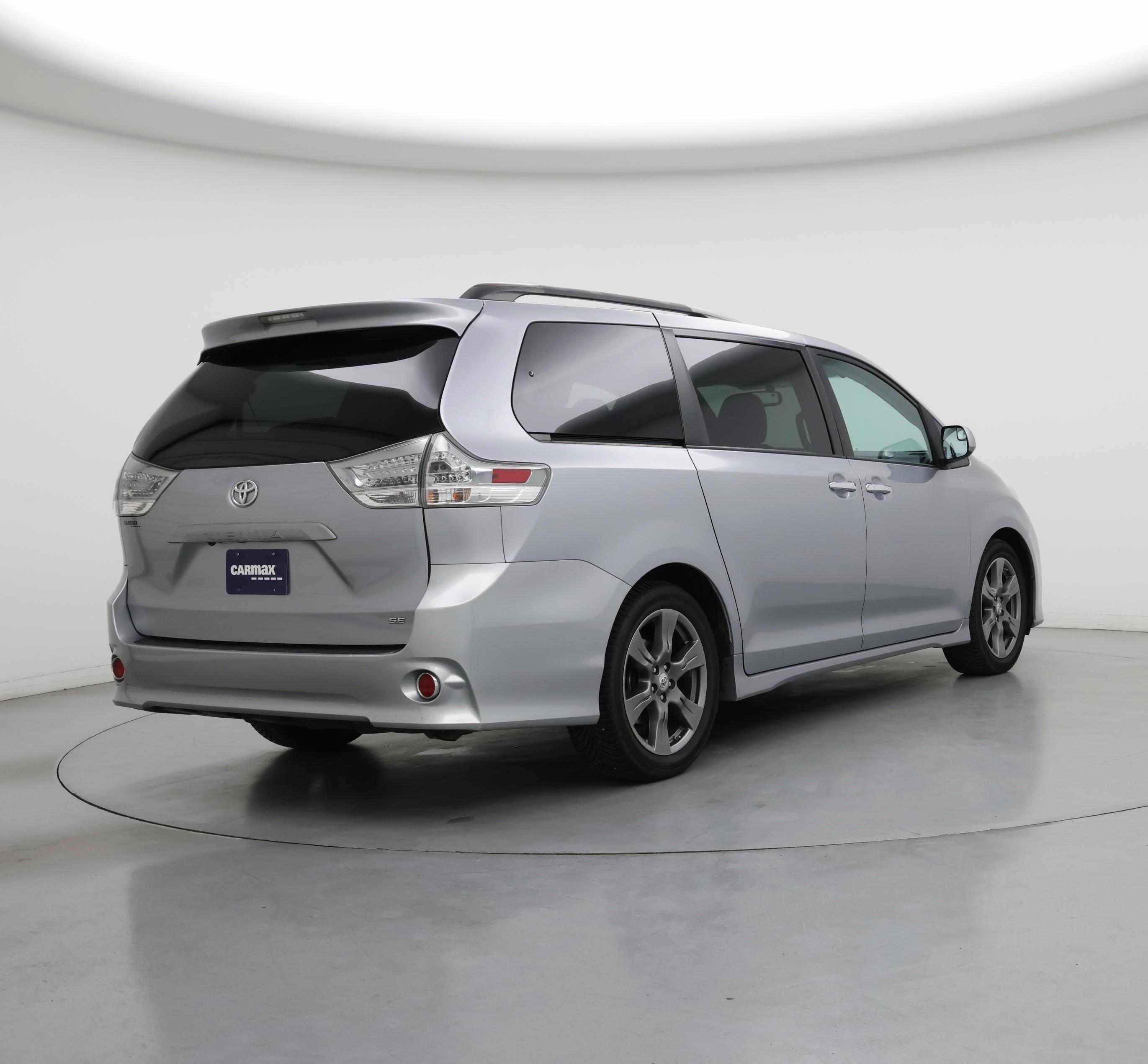 Thumbnail: 2017 Toyota Sienna - 8