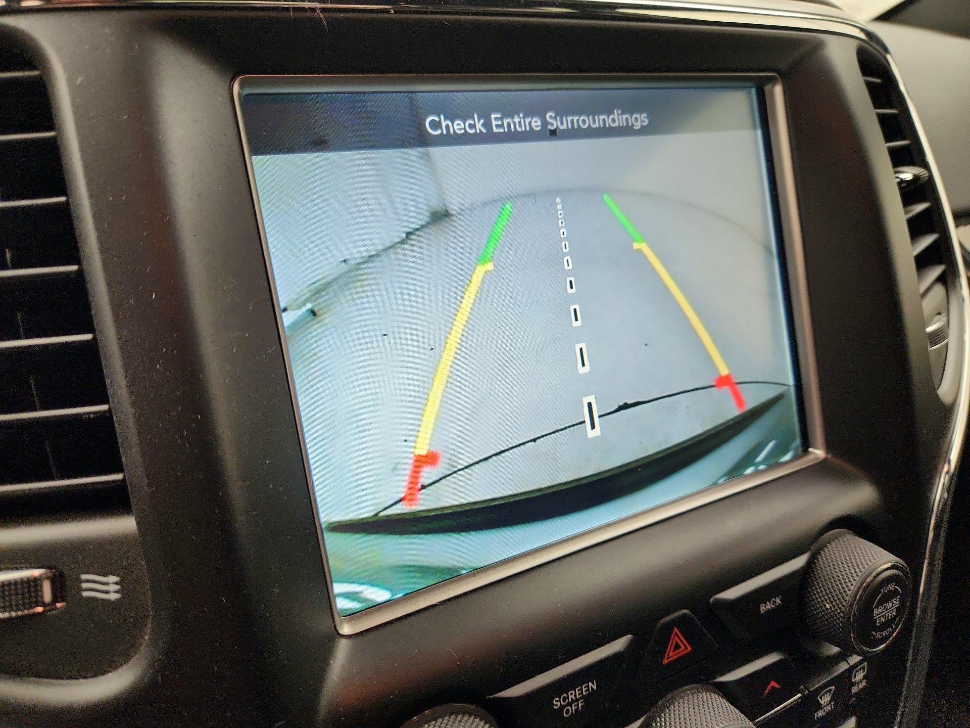 Thumbnail: 2017 Jeep Grand Cherokee - 15