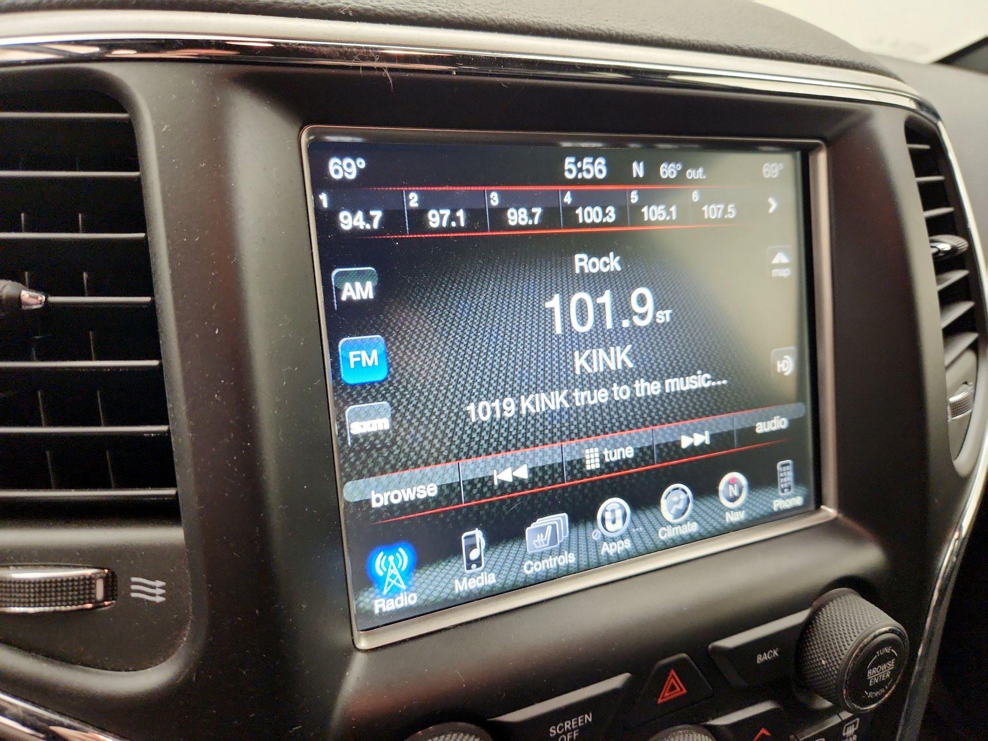 Thumbnail: 2017 Jeep Grand Cherokee - 16