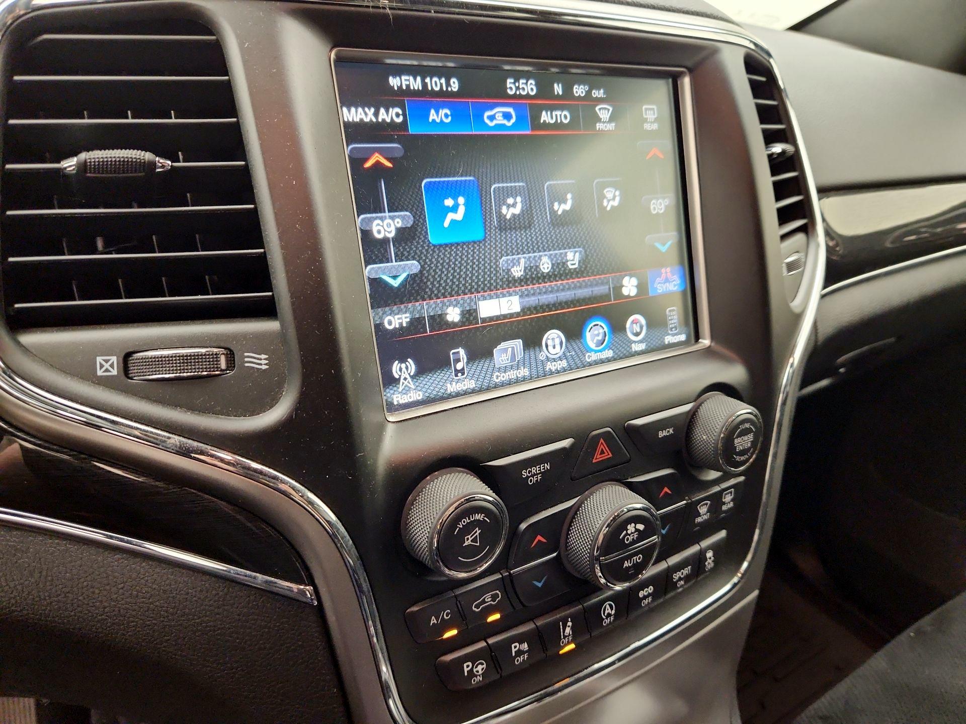 Thumbnail: 2017 Jeep Grand Cherokee - 17