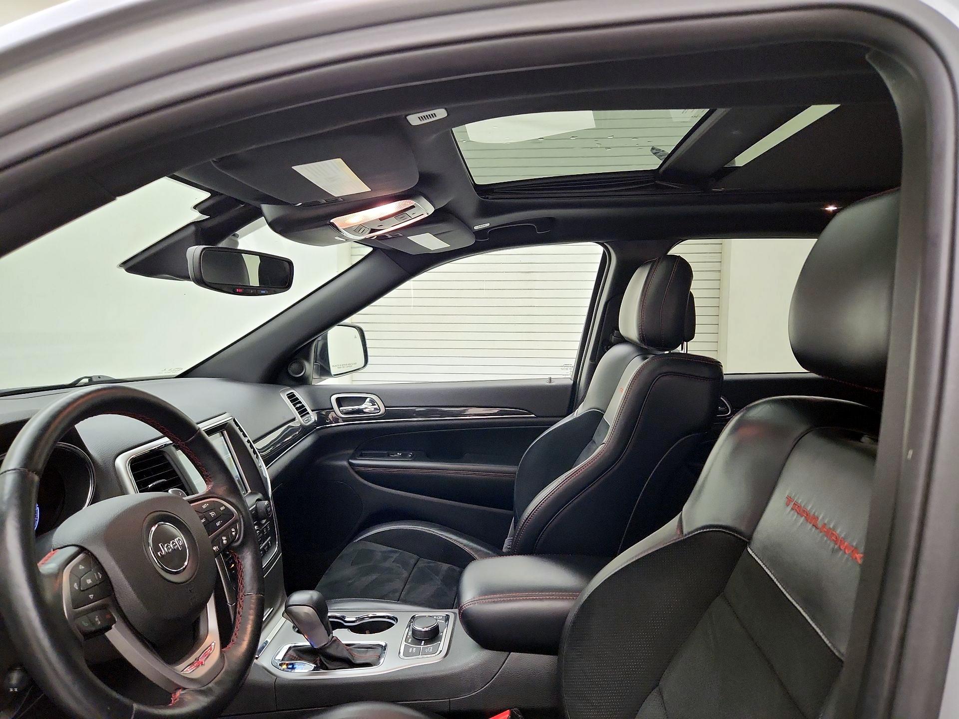 Thumbnail: 2017 Jeep Grand Cherokee - 20