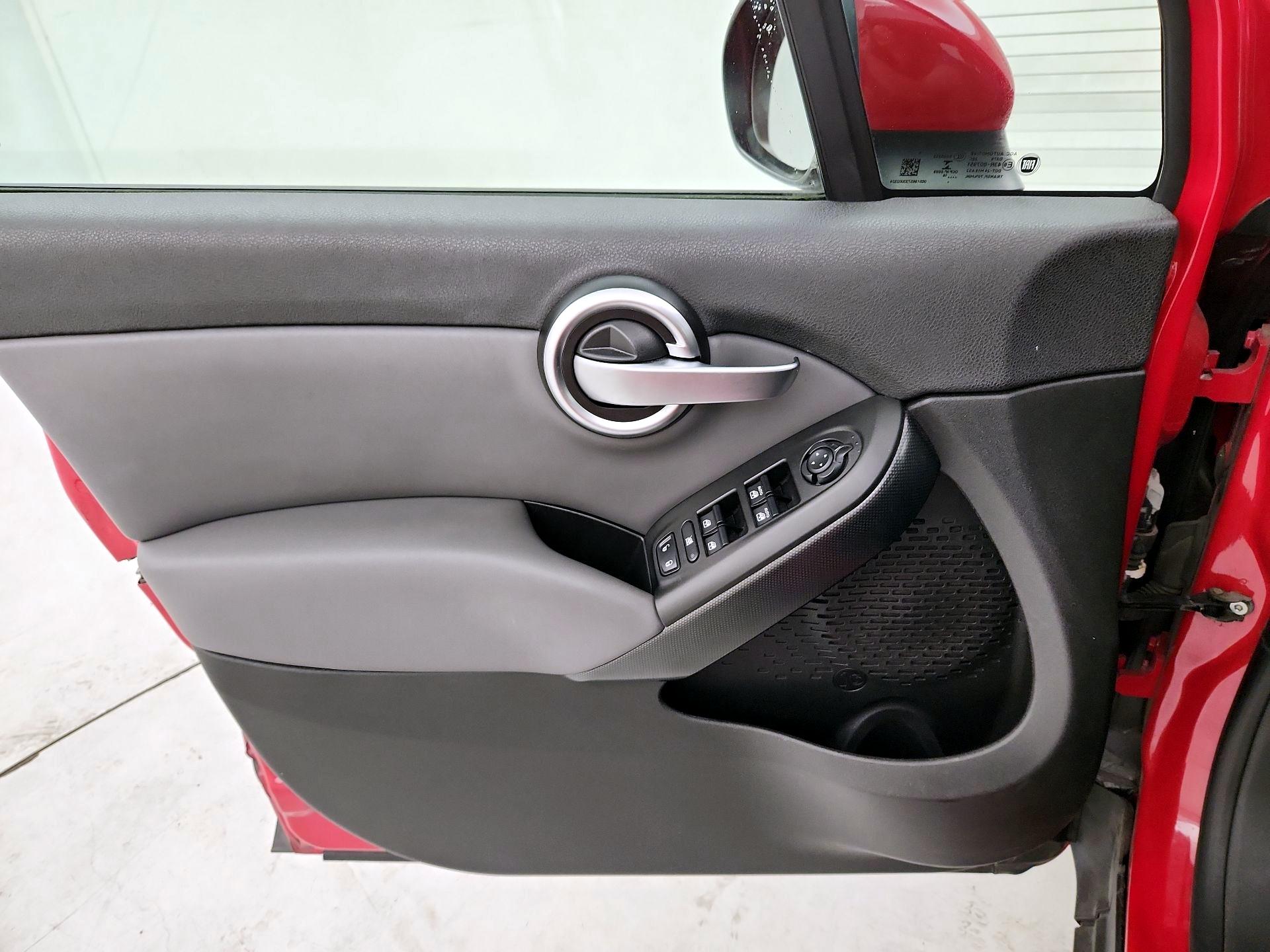 Thumbnail: 2016 Fiat 500X - 12