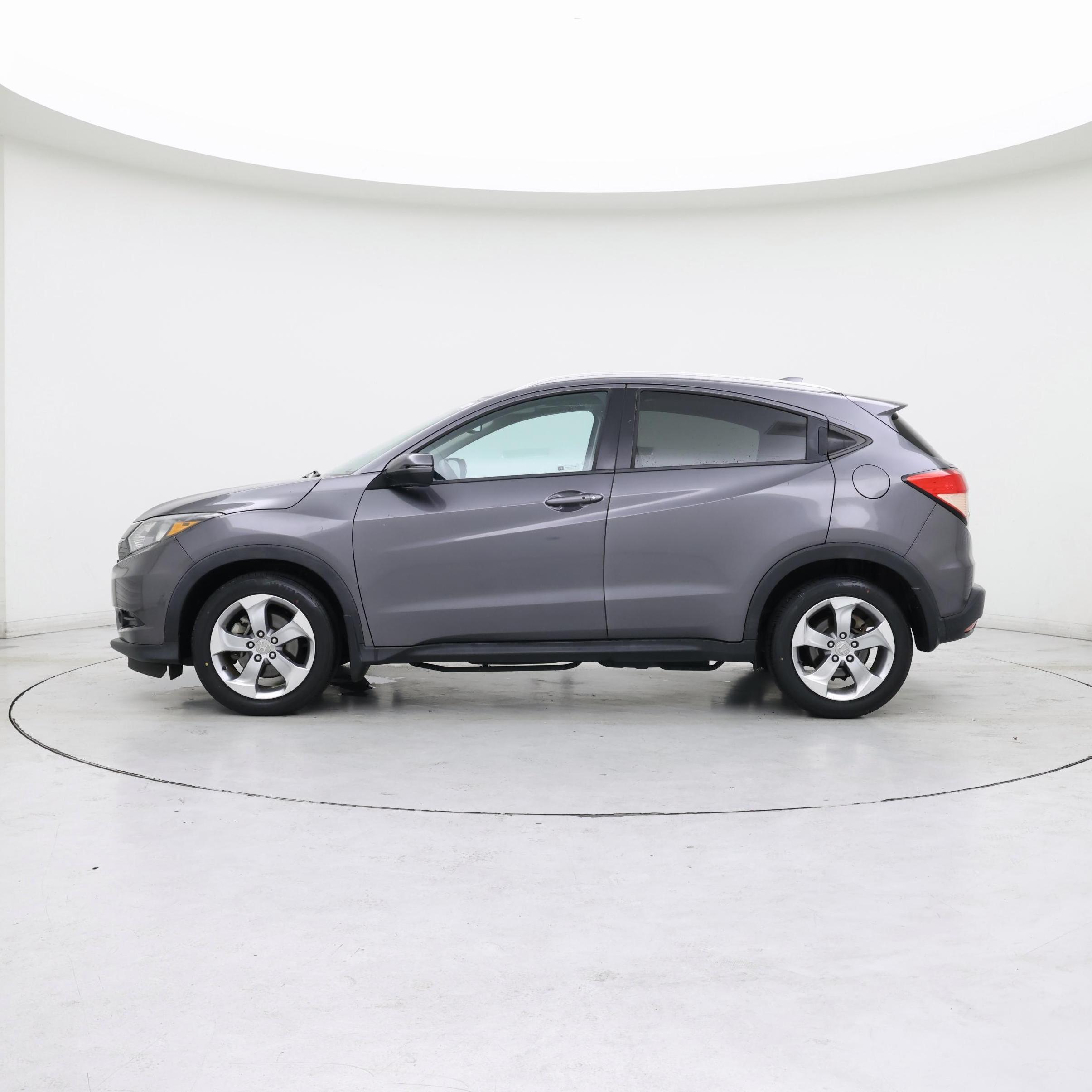 Thumbnail: 2016 Honda HR-V - 3