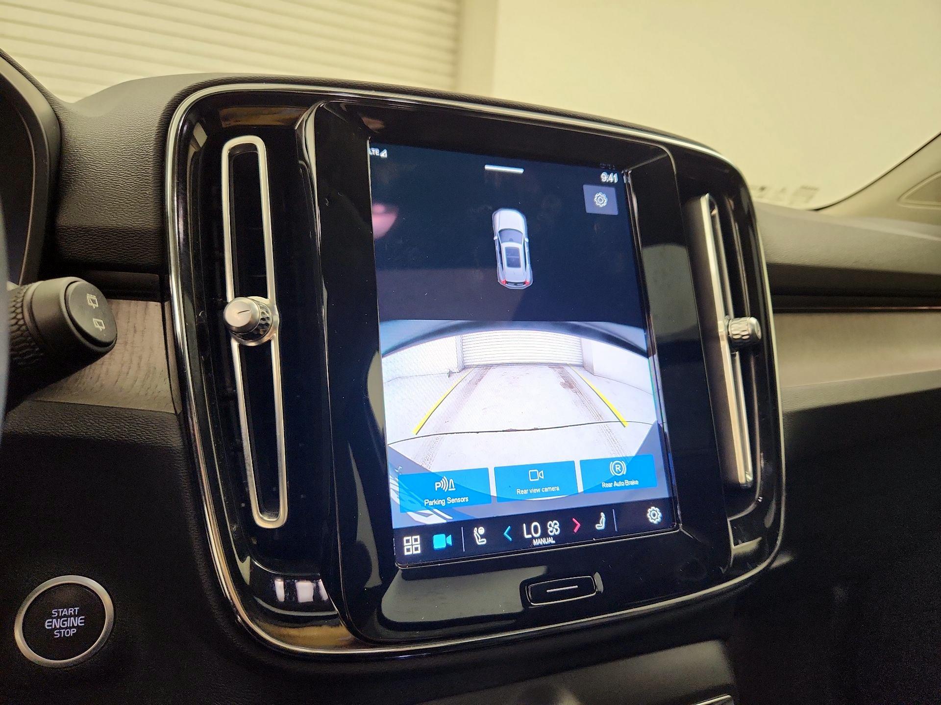 Thumbnail: 2023 Volvo XC40 - 13