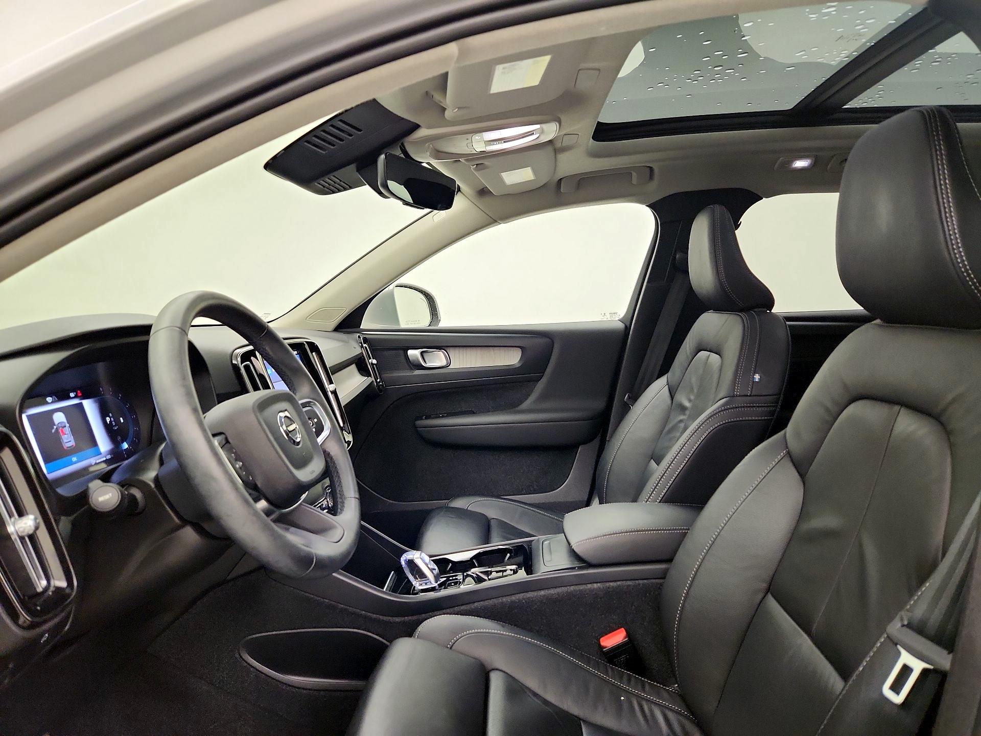 Thumbnail: 2023 Volvo XC40 - 18