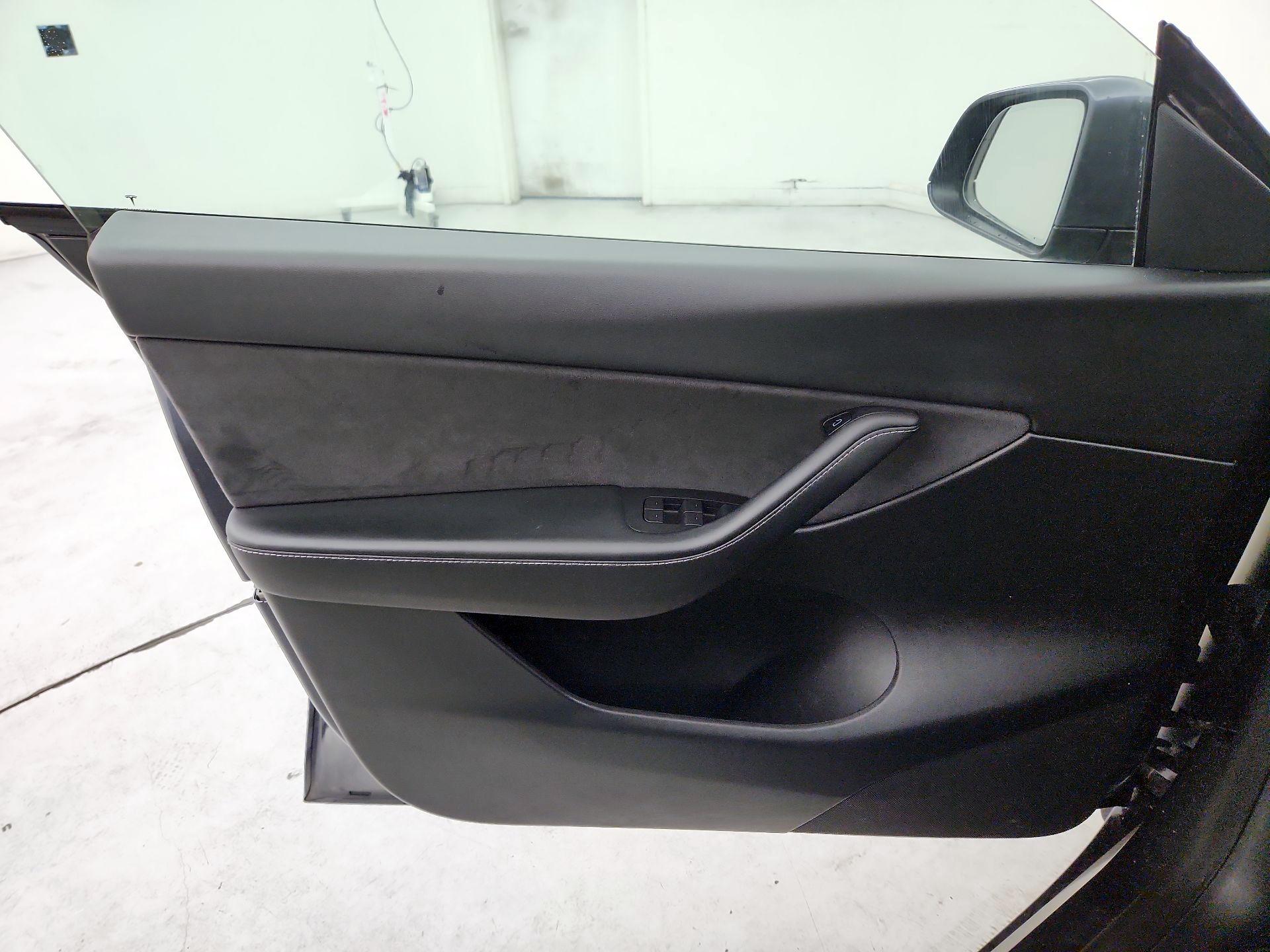 Thumbnail: 2022 Tesla Model Y - 12