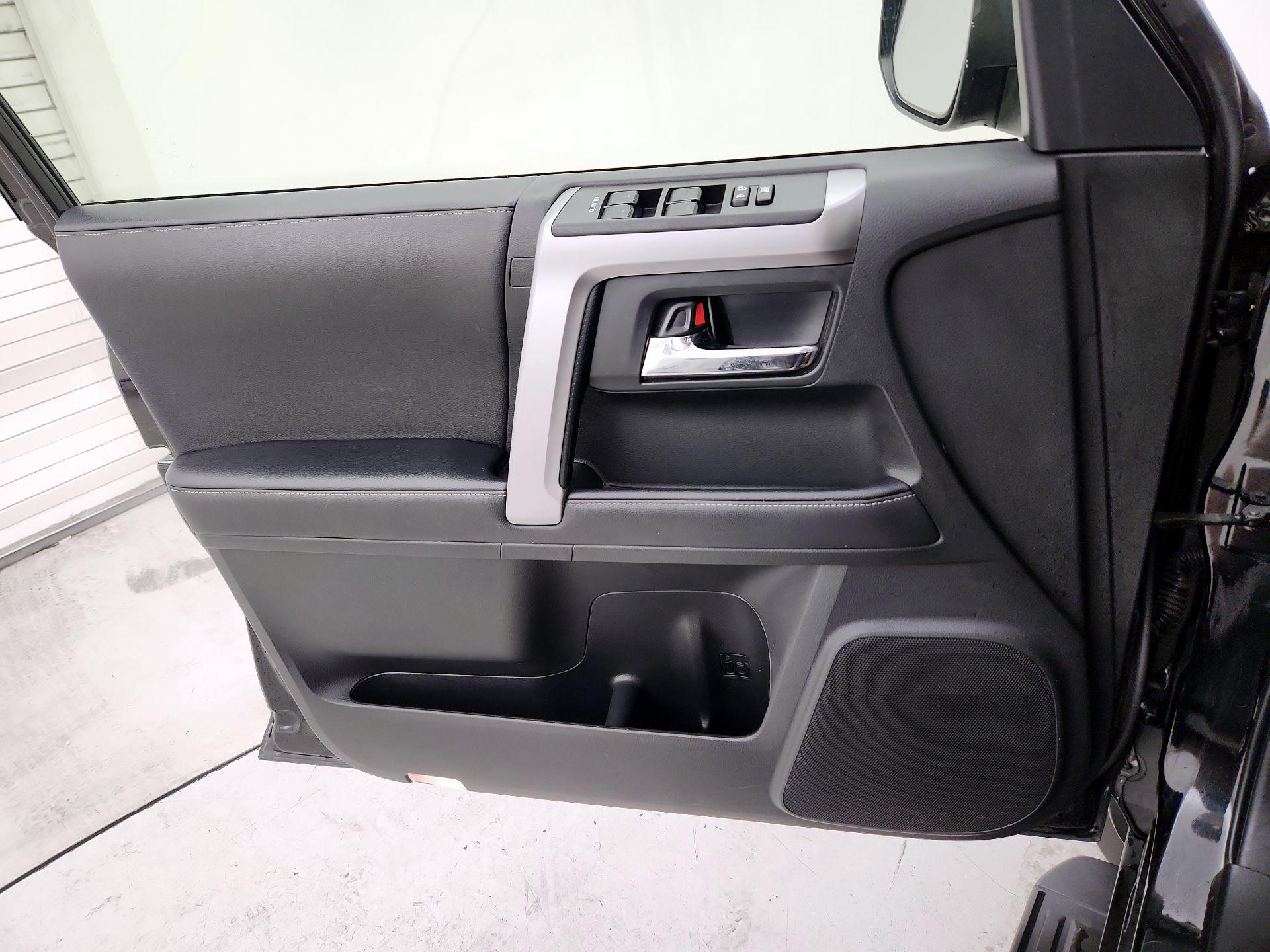 Thumbnail: 2022 Toyota 4Runner - 12