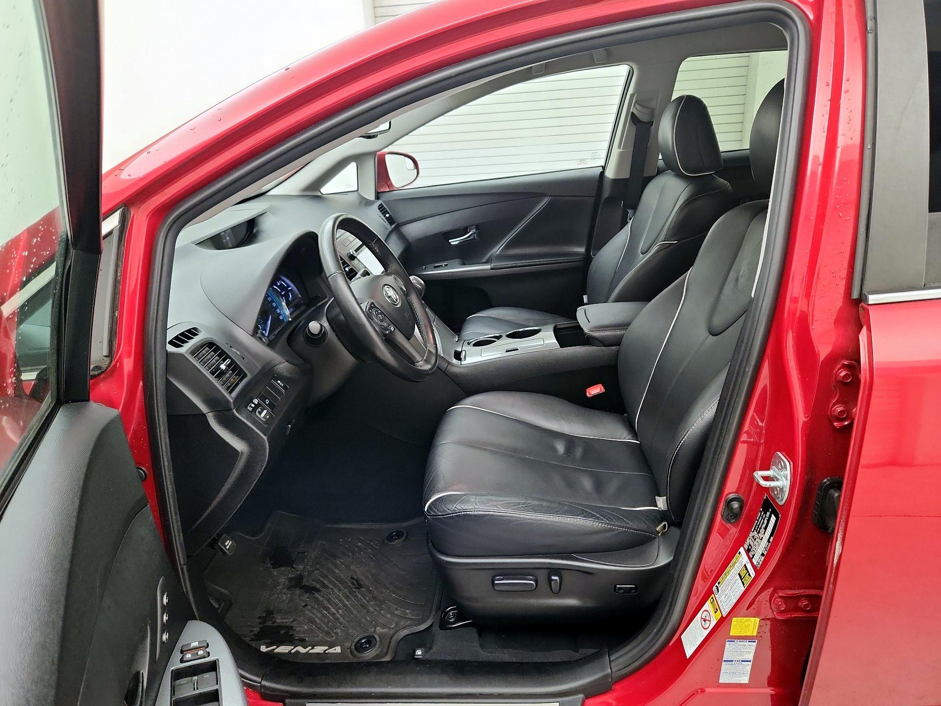 Thumbnail: 2015 Toyota Venza - 11