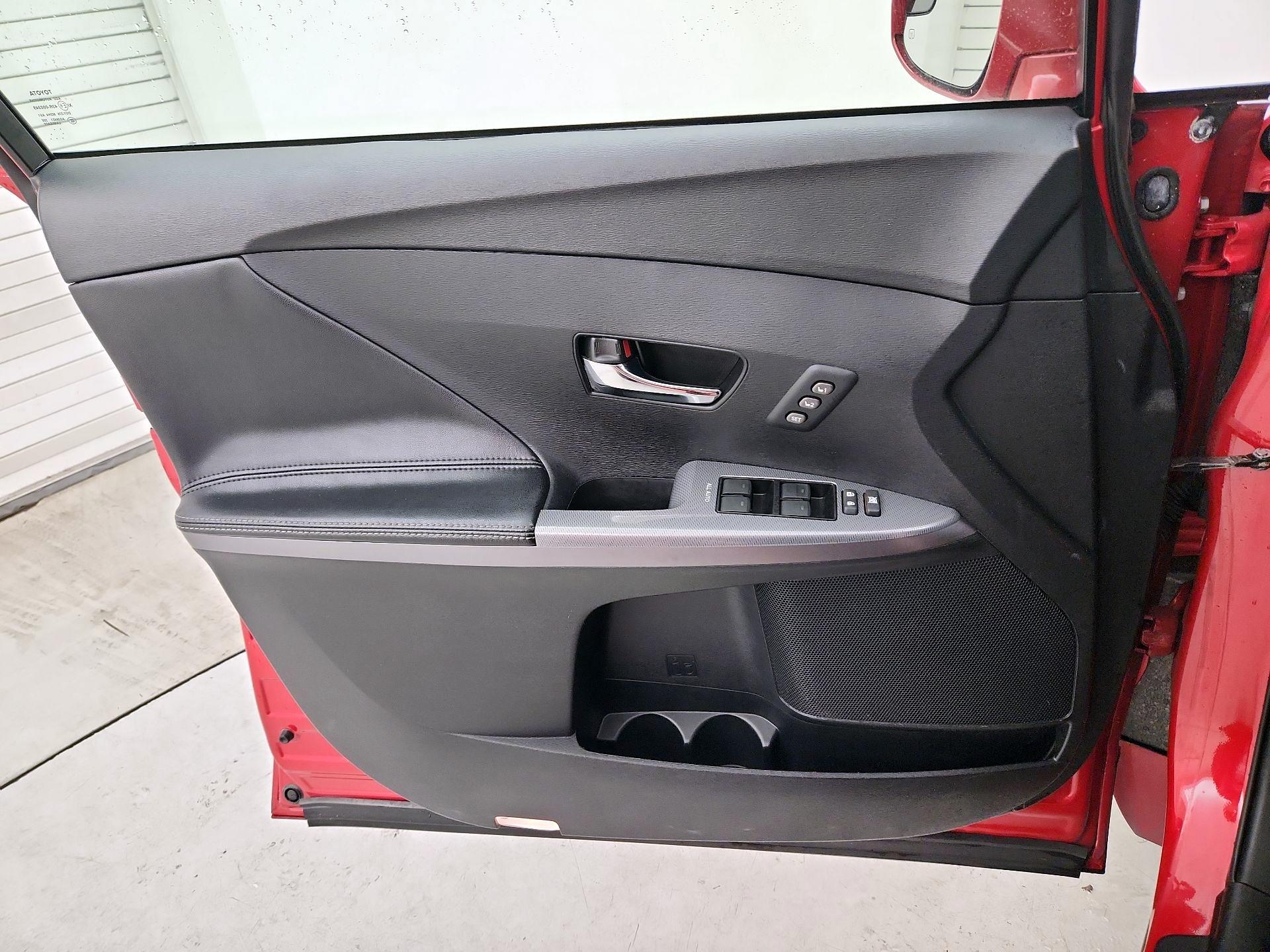 Thumbnail: 2015 Toyota Venza - 12