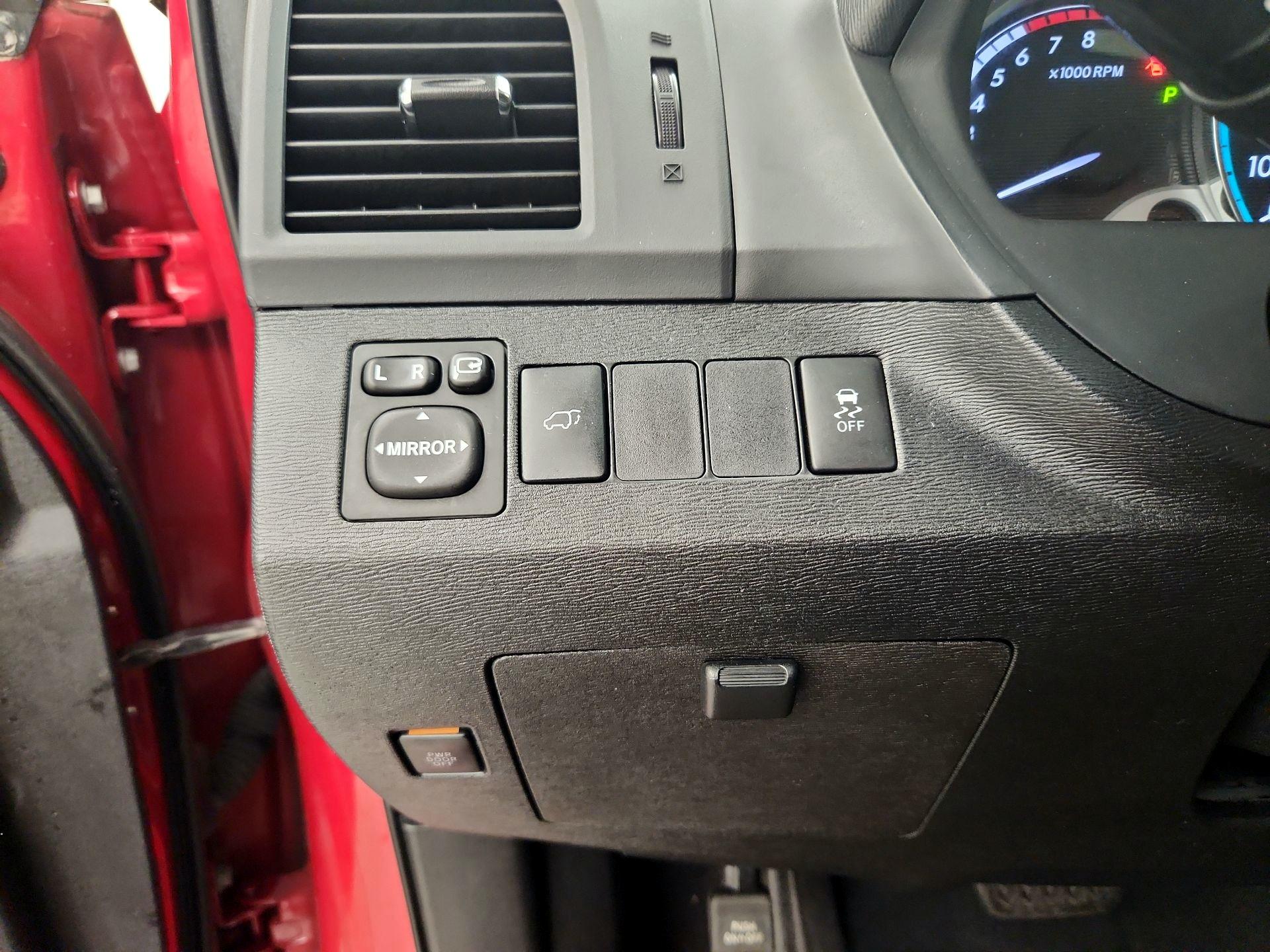 Thumbnail: 2015 Toyota Venza - 13