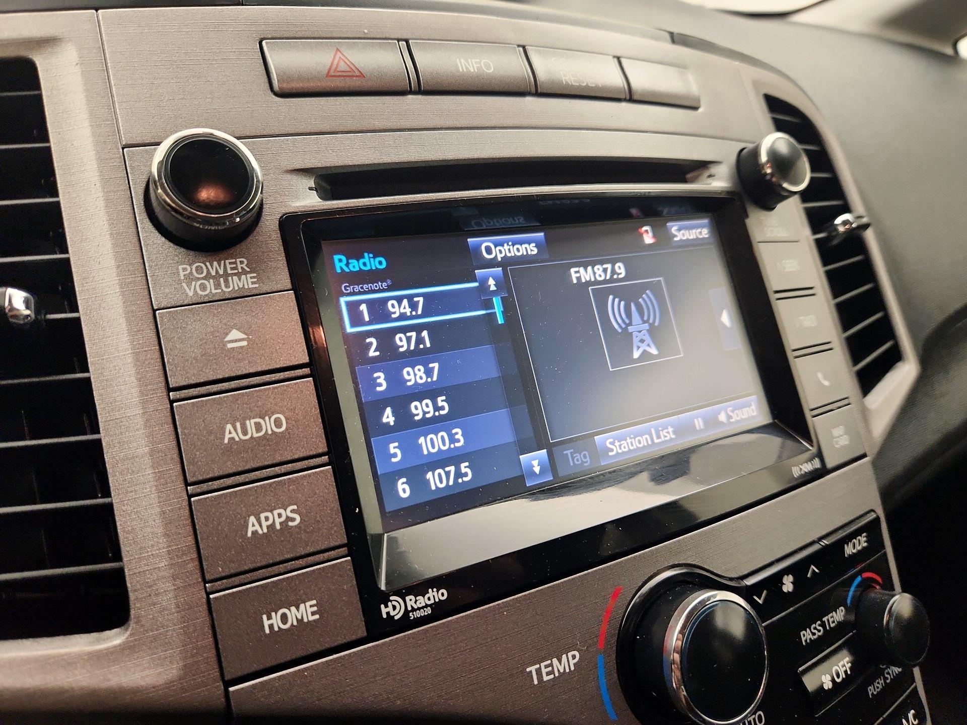 Thumbnail: 2015 Toyota Venza - 16