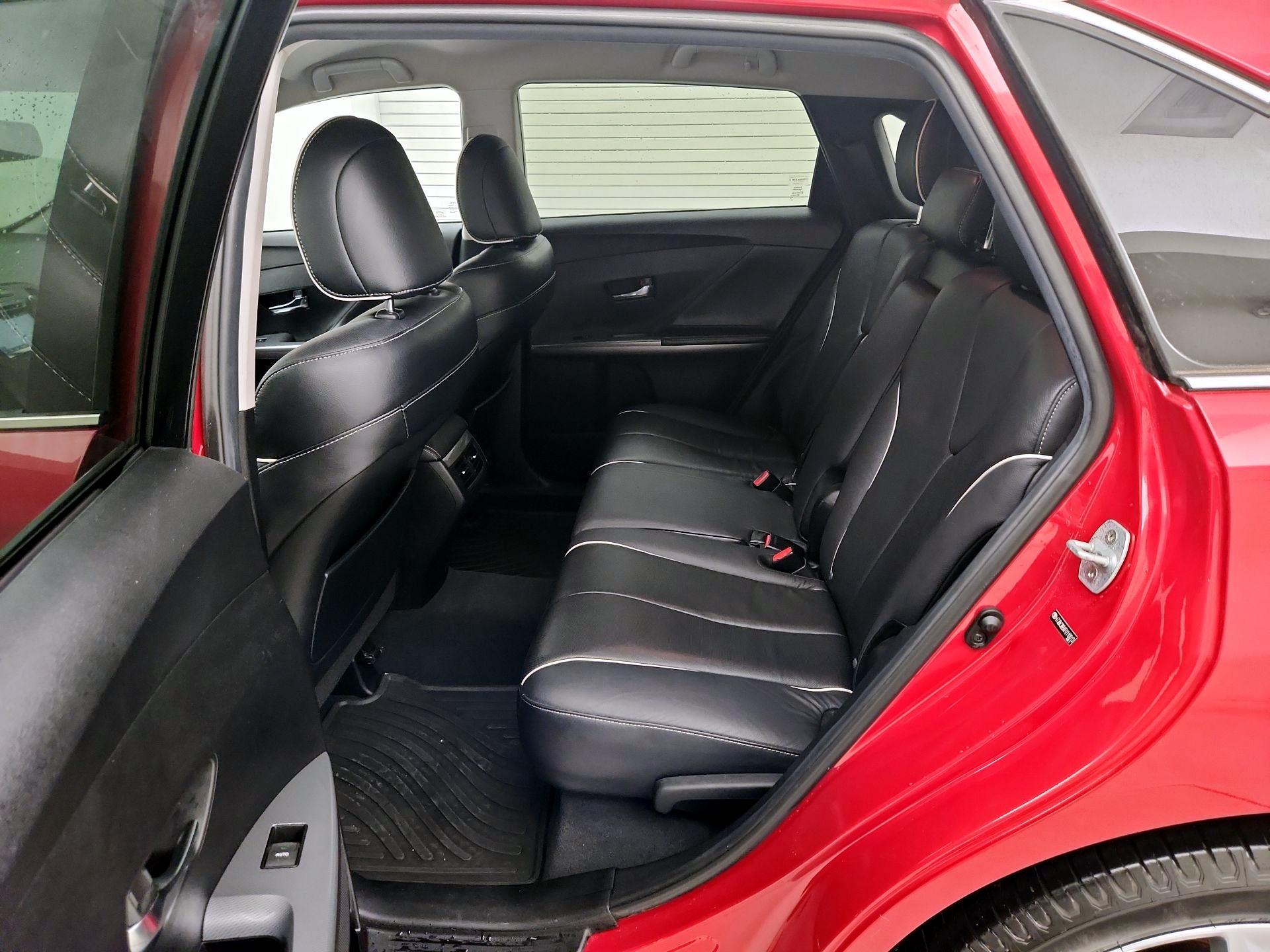 Thumbnail: 2015 Toyota Venza - 20