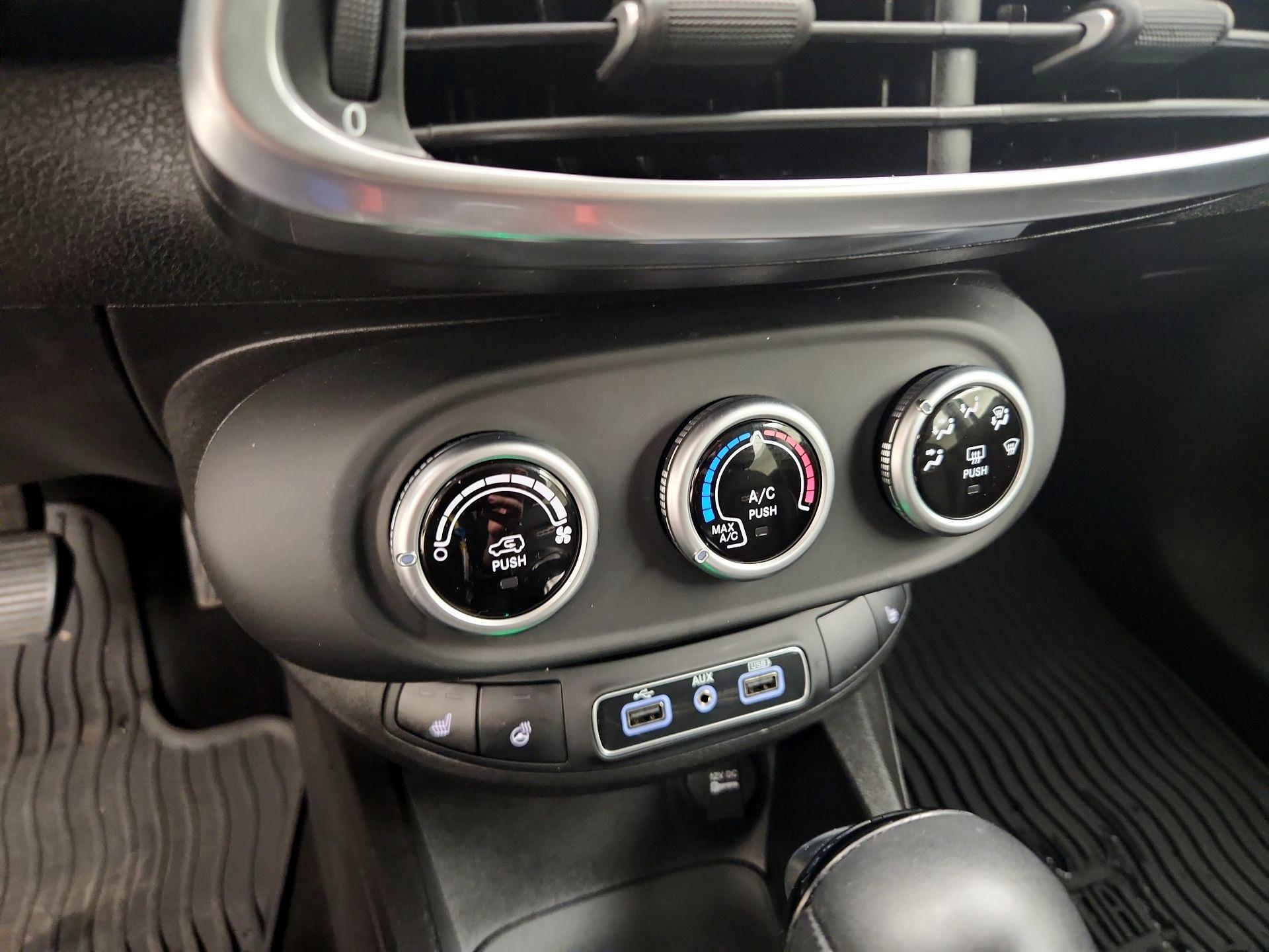 Thumbnail: 2018 Fiat 500X - 17