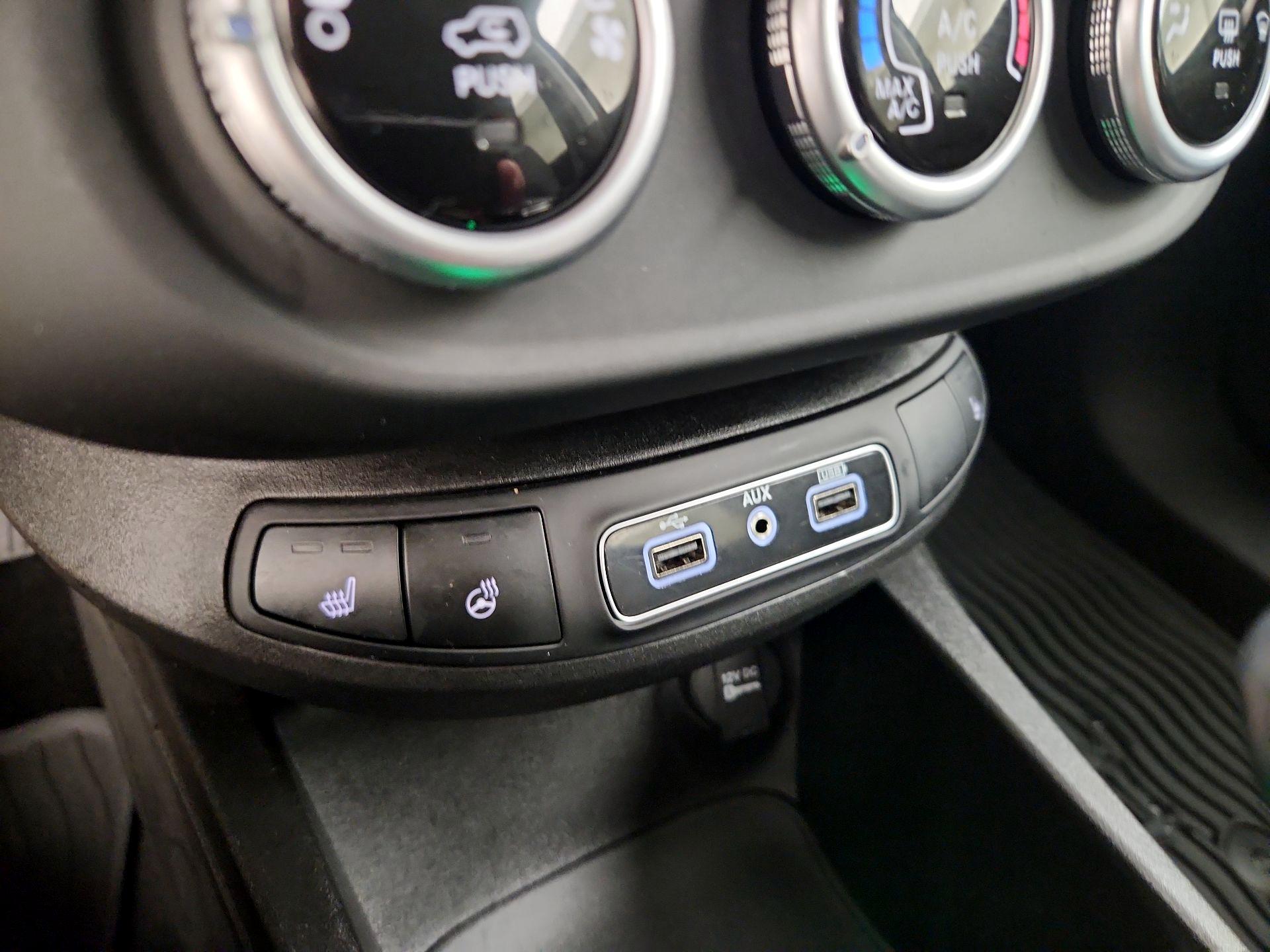 Thumbnail: 2018 Fiat 500X - 19