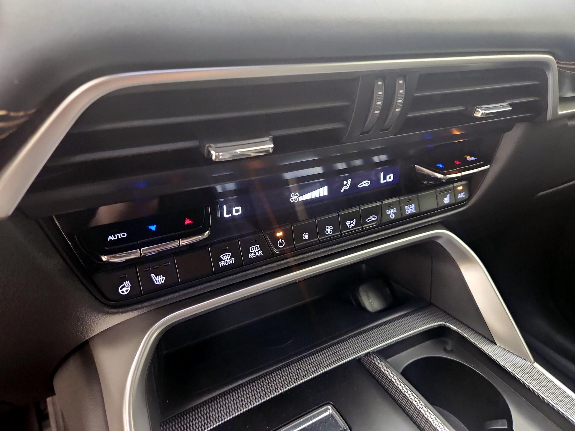 Thumbnail: 2024 Mazda CX-90 - 17