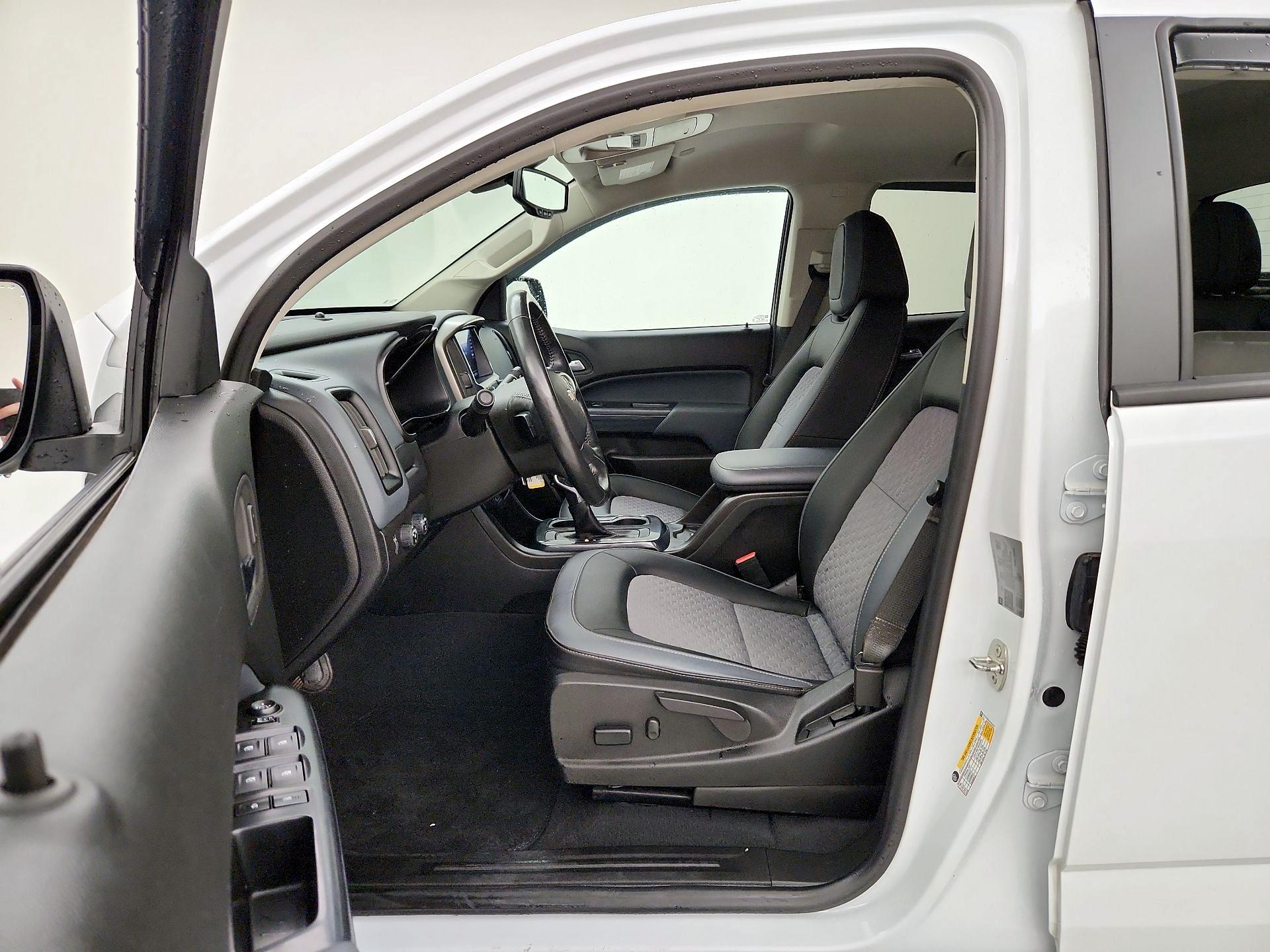 Thumbnail: 2022 Chevrolet Colorado - 11