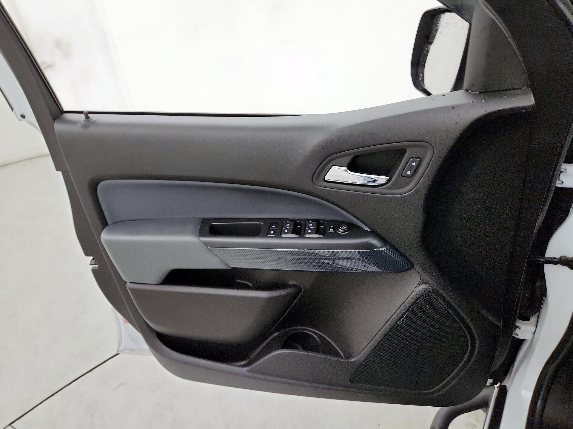 Thumbnail: 2022 Chevrolet Colorado - 12