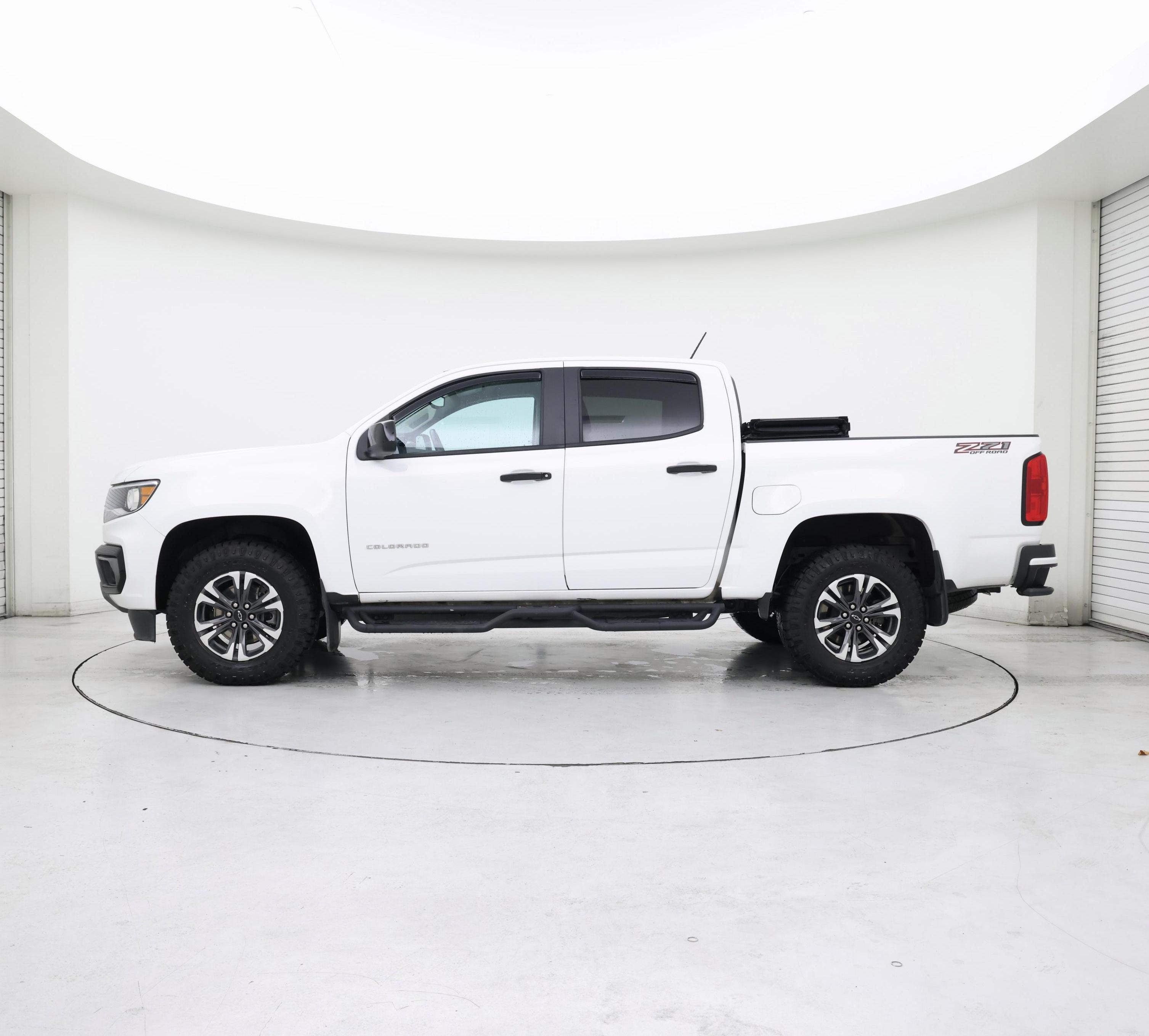 Thumbnail: 2022 Chevrolet Colorado - 3