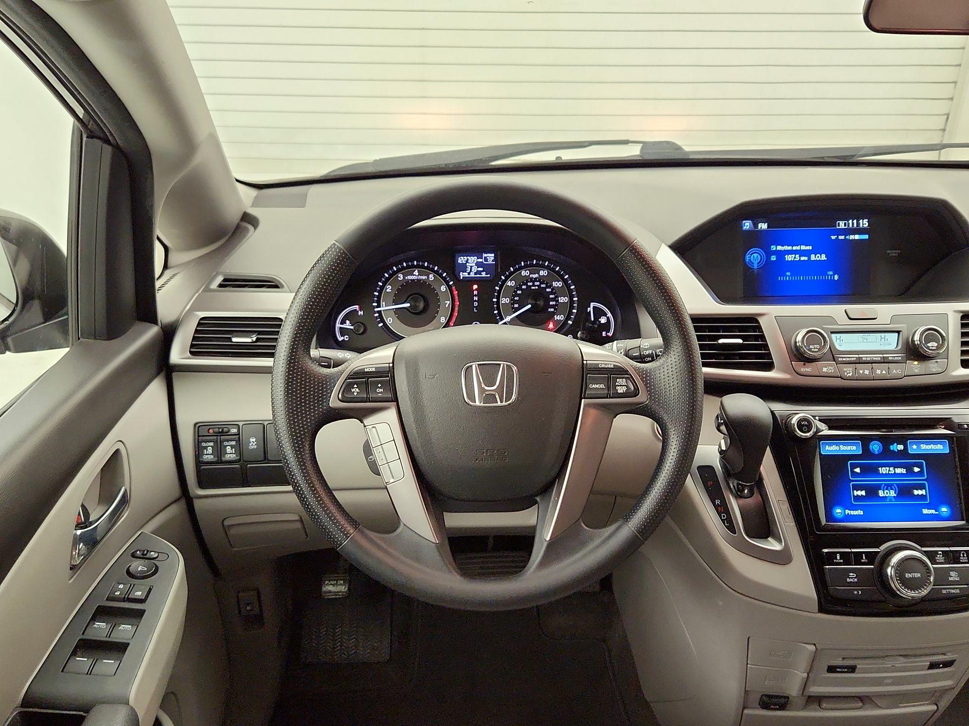 Thumbnail: 2017 Honda Odyssey - 10