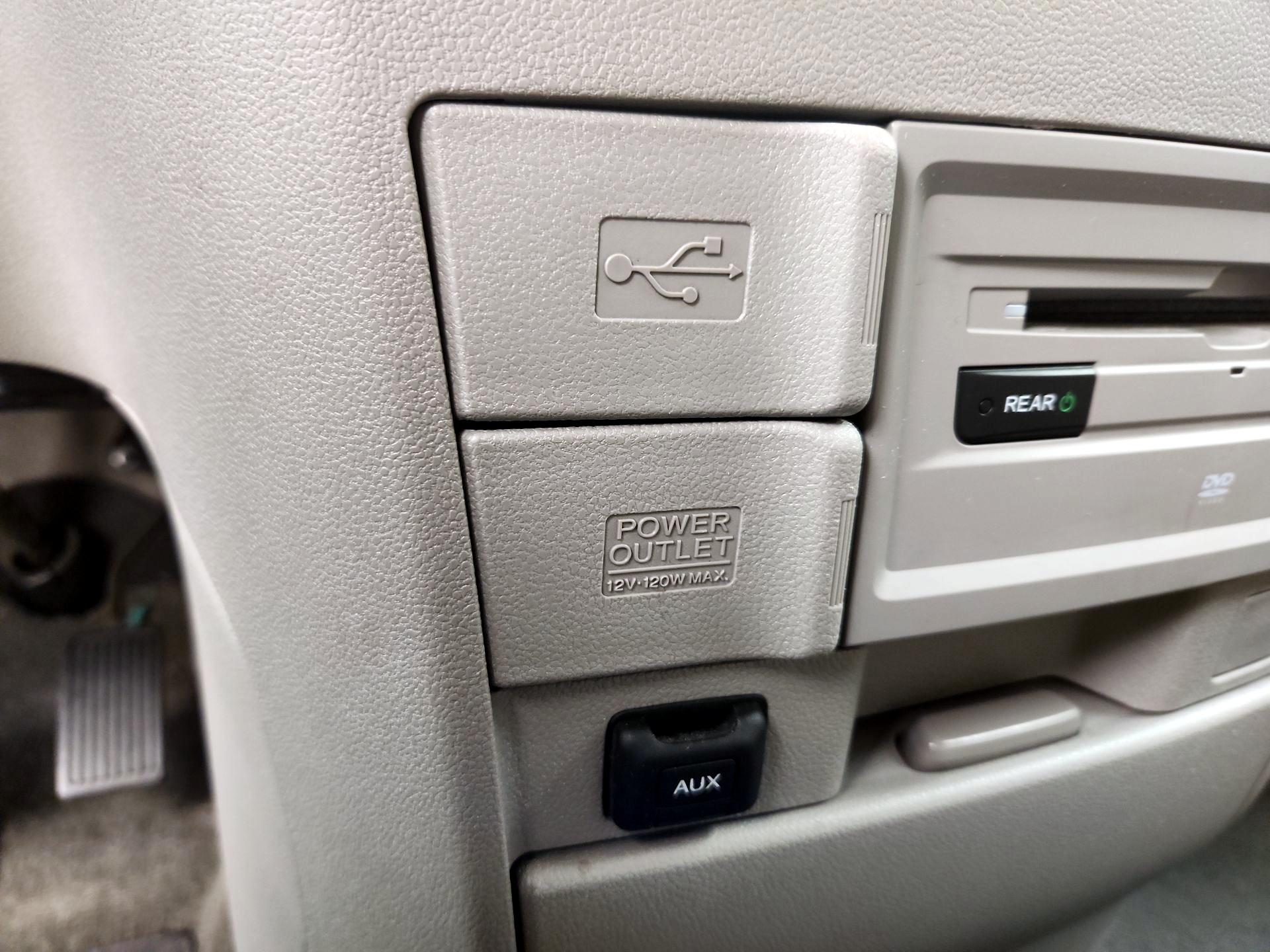 Thumbnail: 2017 Honda Odyssey - 18