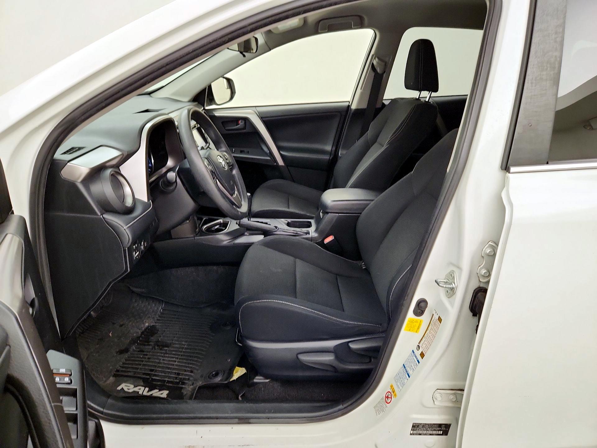 Thumbnail: 2018 Toyota RAV4 - 11