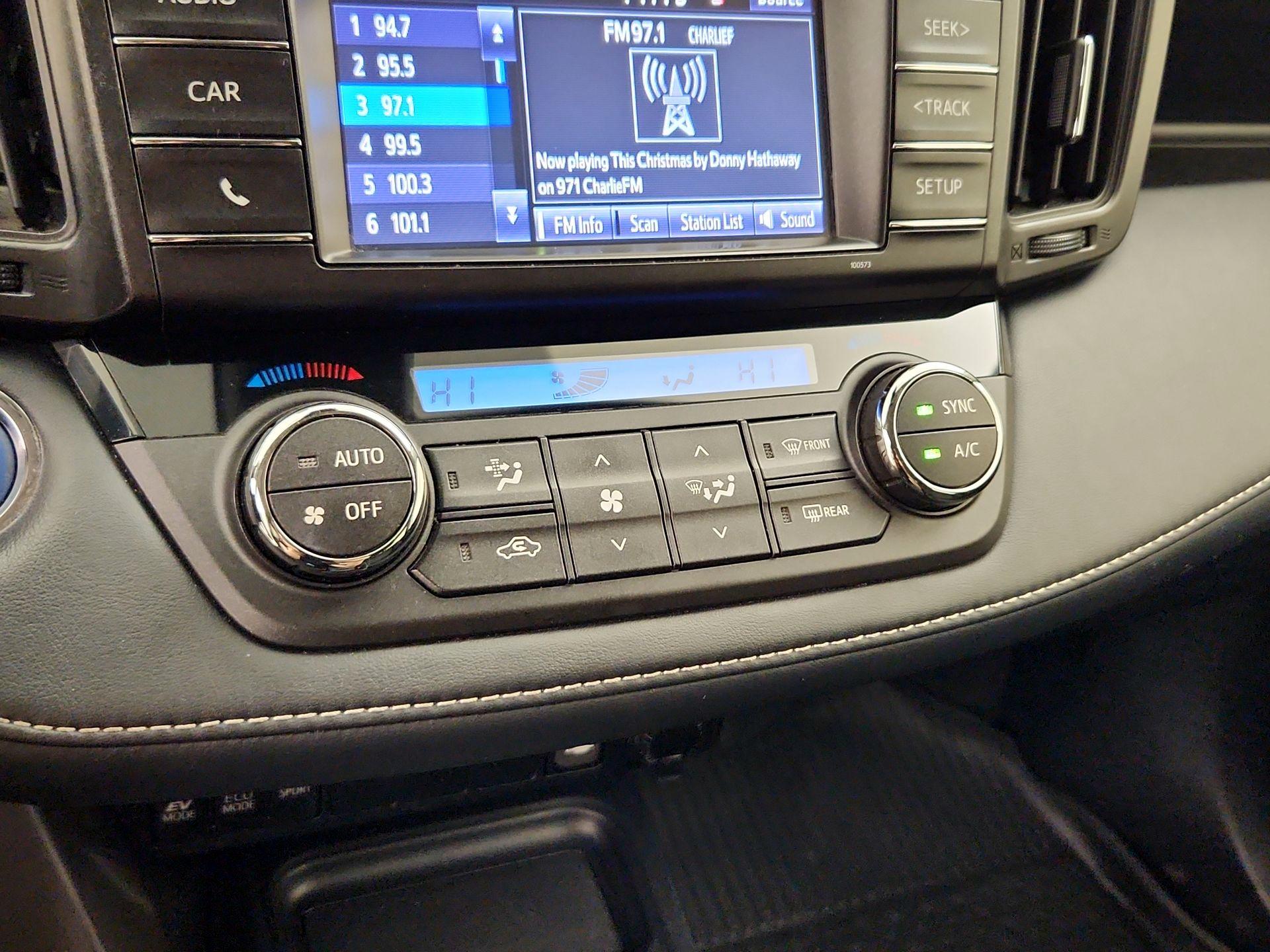 Thumbnail: 2018 Toyota RAV4 - 16