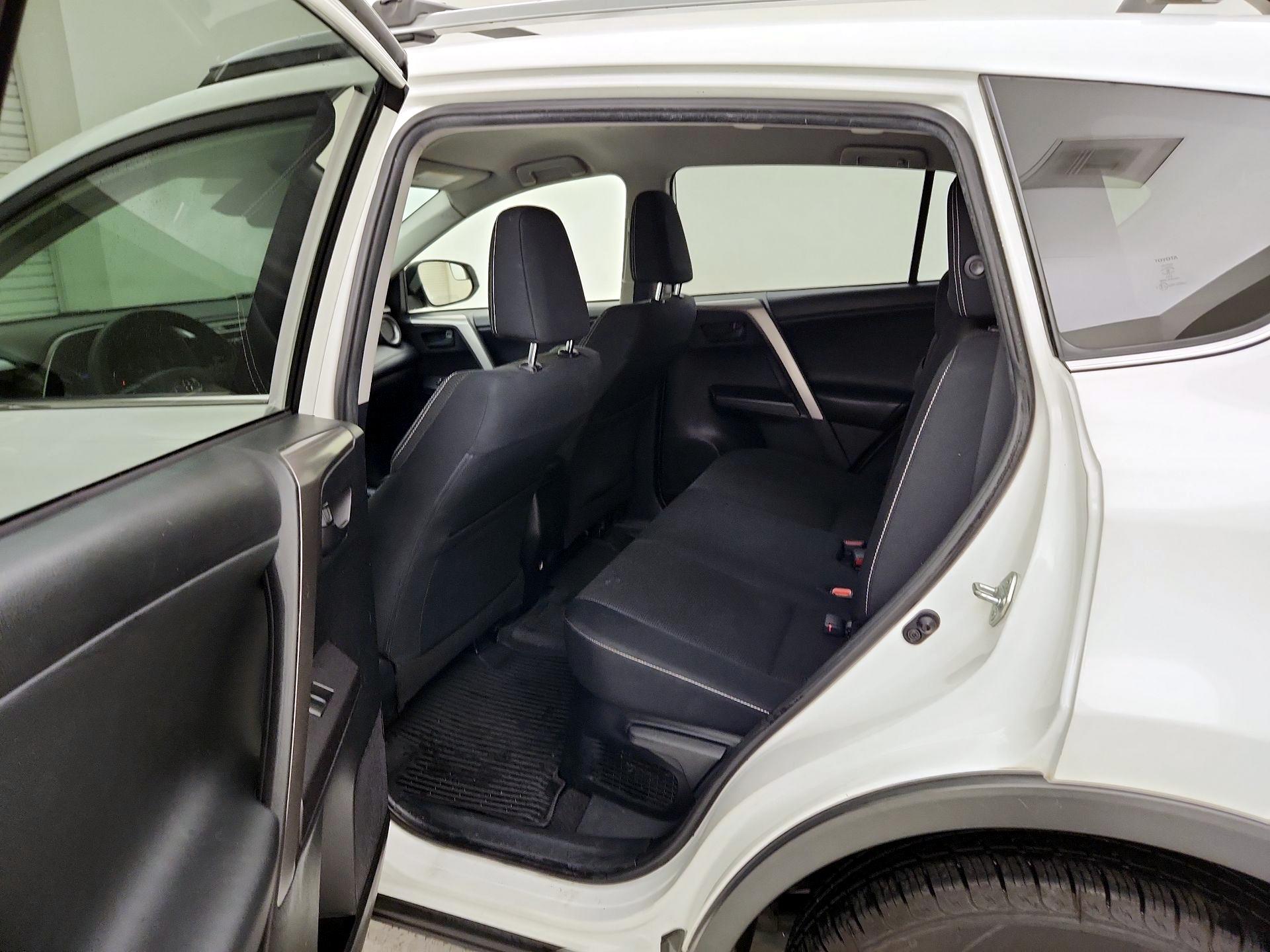 Thumbnail: 2018 Toyota RAV4 - 19