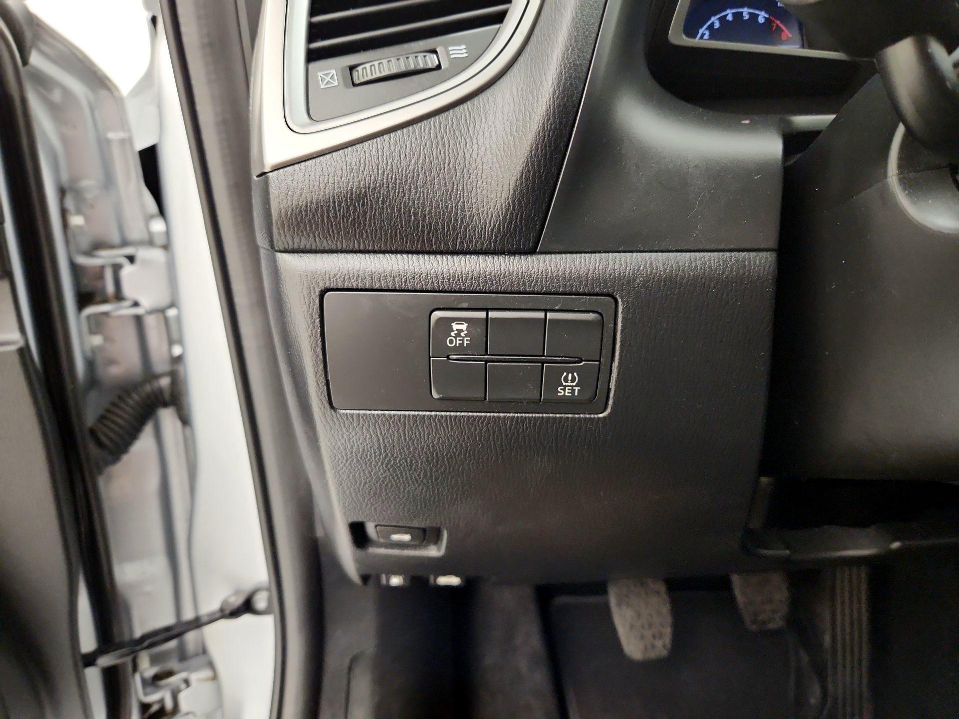 Thumbnail: 2018 Mazda Mazda3 - 13