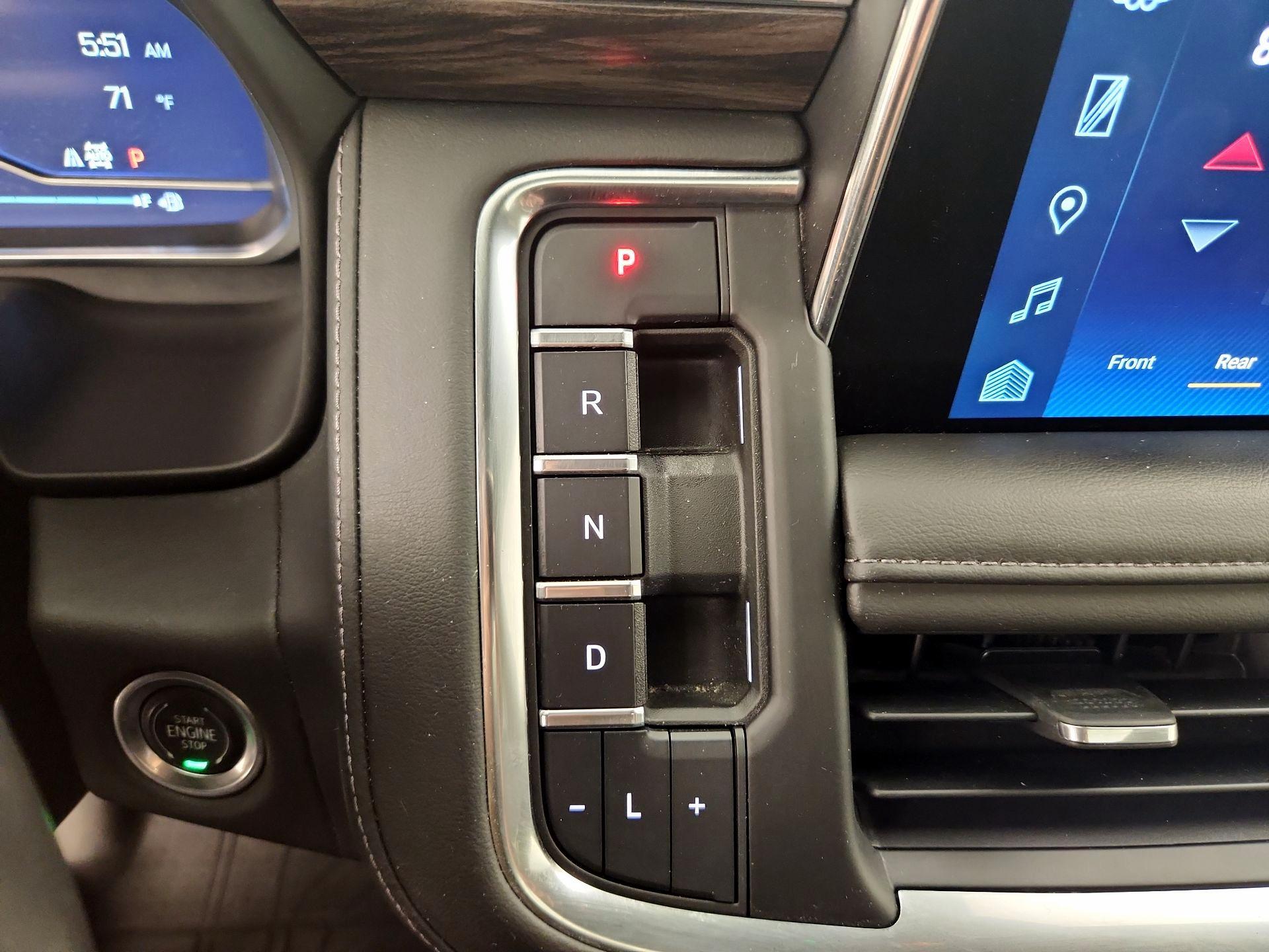 Thumbnail: 2023 Chevrolet Tahoe - 18