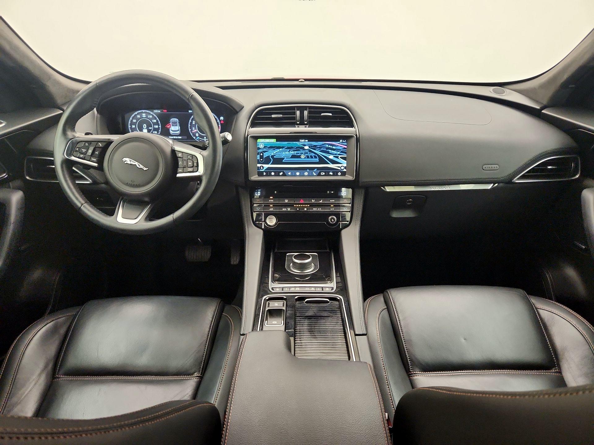 Thumbnail: 2020 Jaguar F-Pace - 9