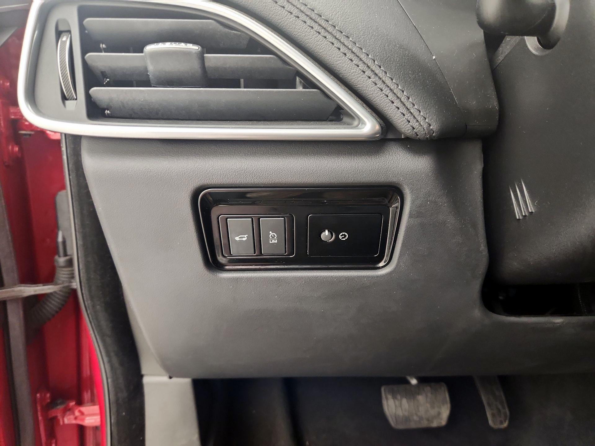 Thumbnail: 2020 Jaguar F-Pace - 13