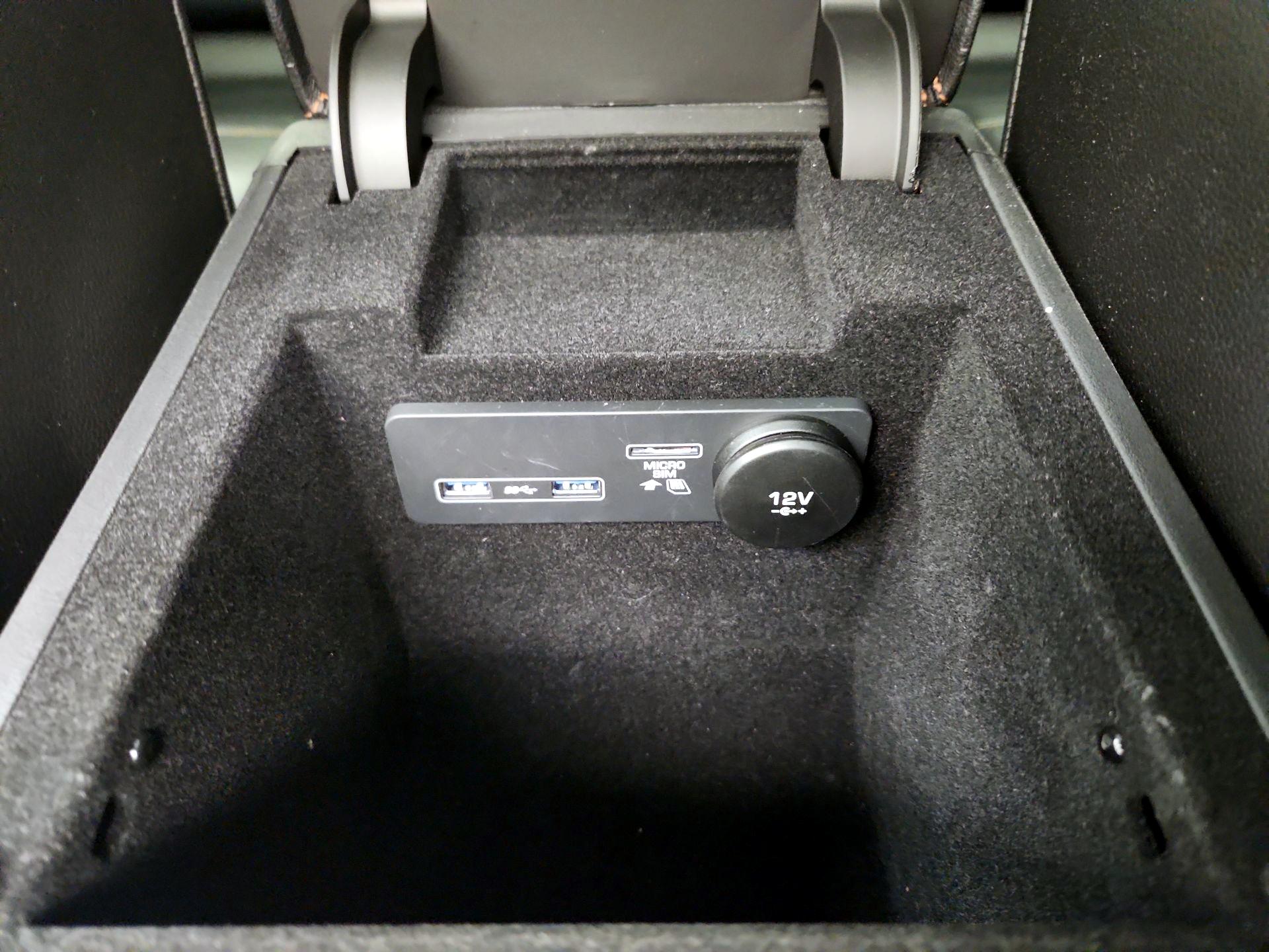 Thumbnail: 2020 Jaguar F-Pace - 19